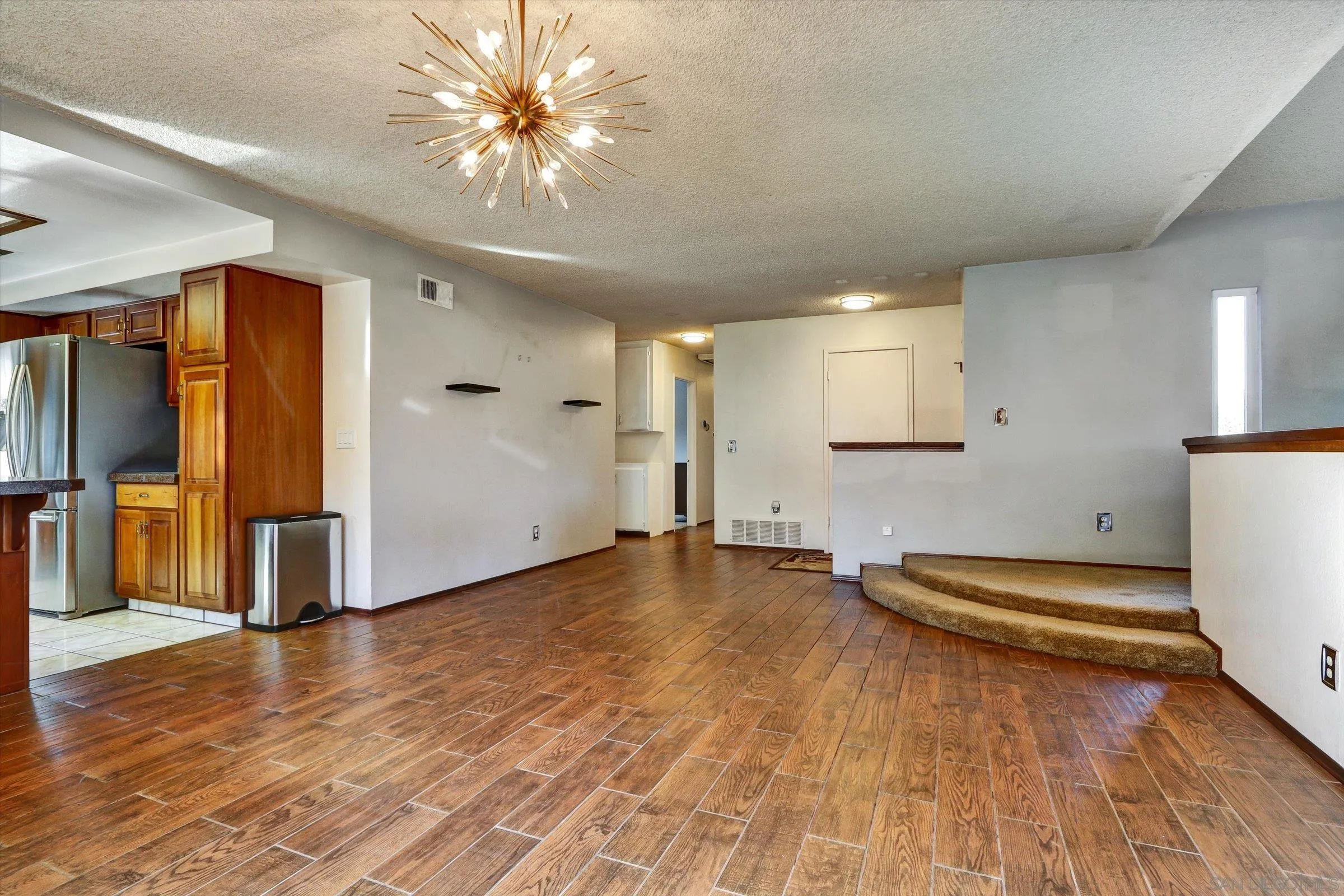 https://cdn.realtyfeed.com/cdn/127/250035647/b80c4be119d31c35536b9d462e12658d.webp