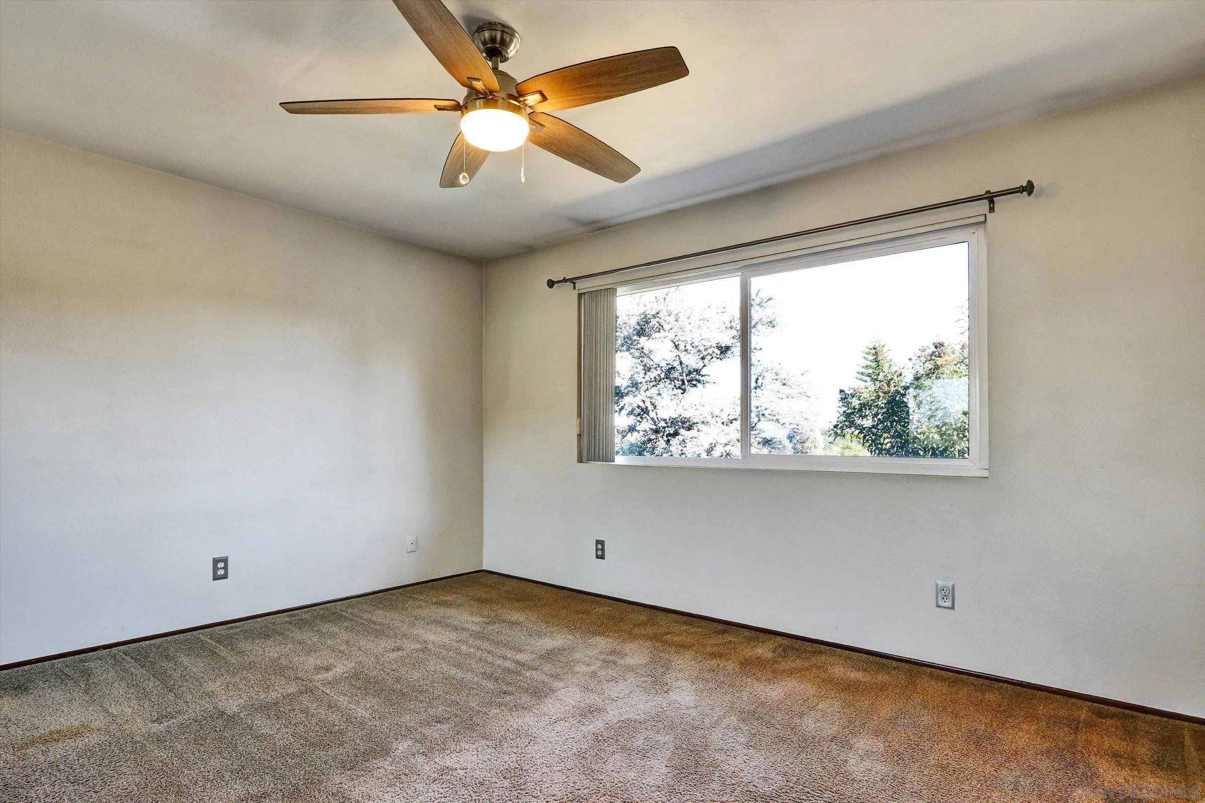 https://cdn.realtyfeed.com/cdn/127/250035647/cd4bbbe0929d25e724ffdc72c5988db9.webp