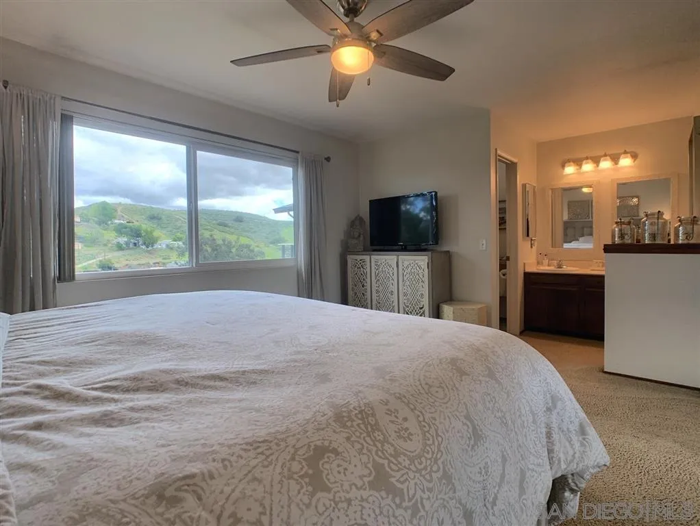 https://cdn.realtyfeed.com/cdn/127/250035647/d22376e6975f7e8d27649050a17d7923.webp