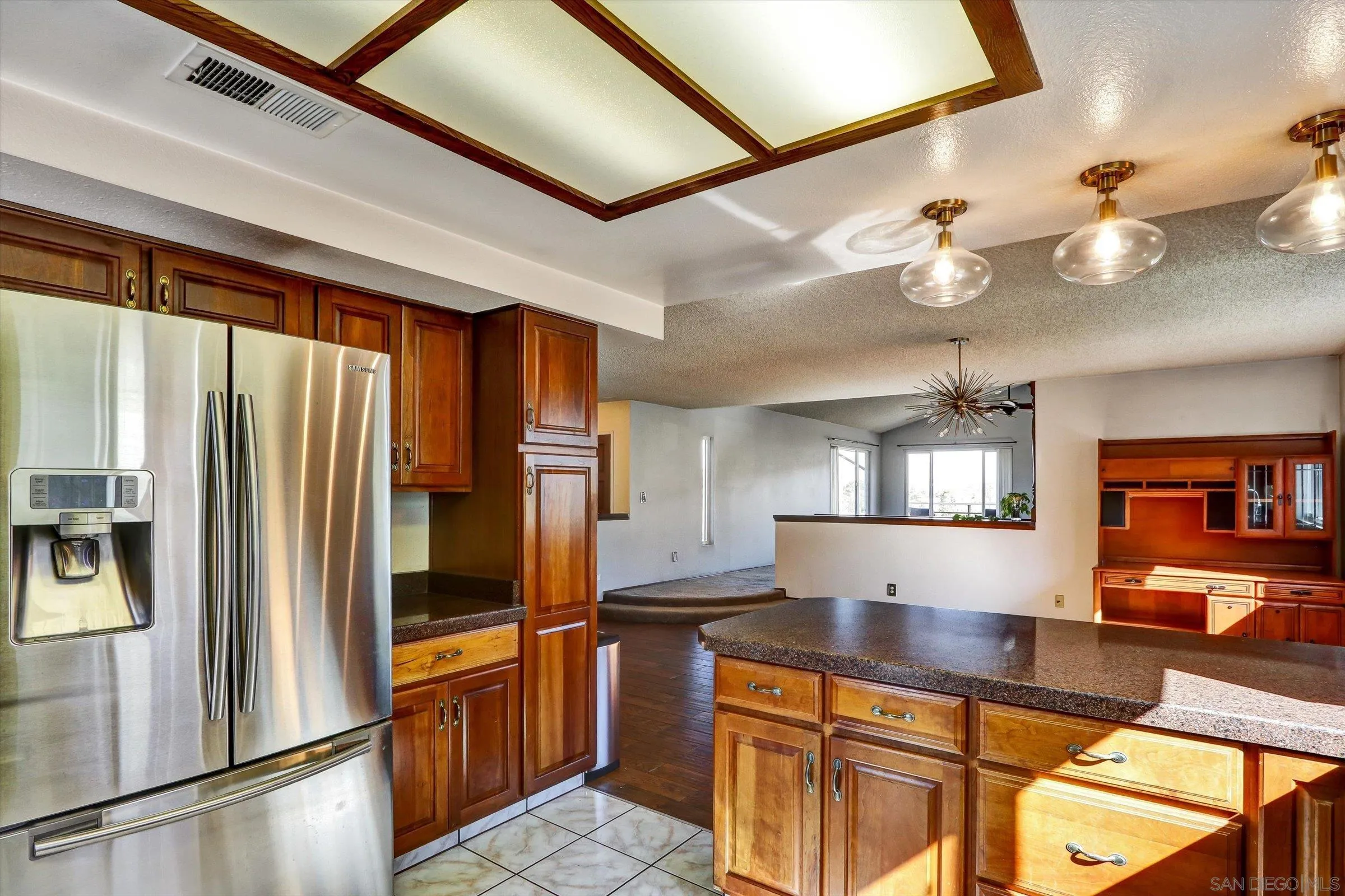 https://cdn.realtyfeed.com/cdn/127/250035647/f1f5c5882793b7b5959ed97372b96afc.webp