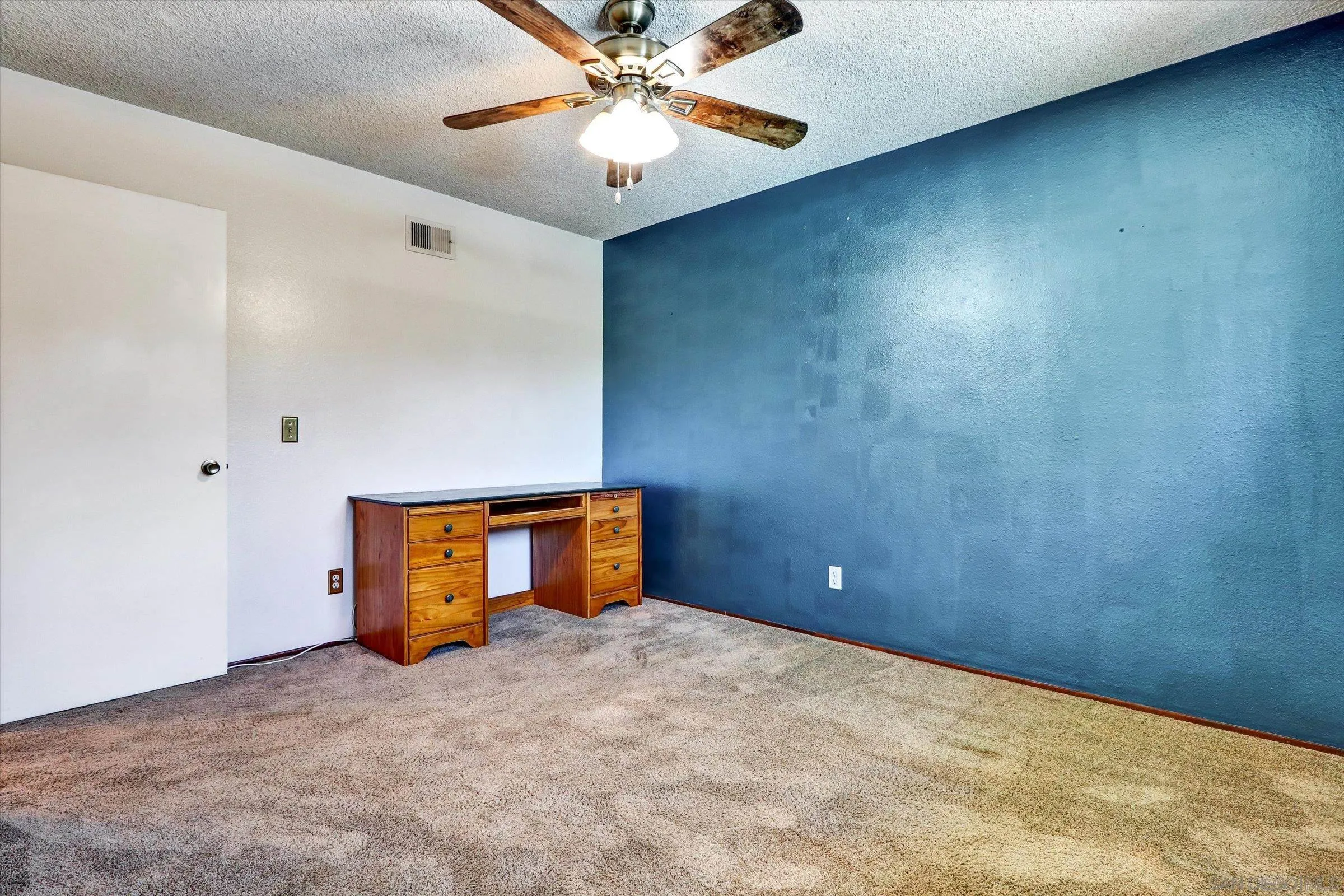 https://cdn.realtyfeed.com/cdn/127/250035647/f77febc002ff938f4d9eb04cec706d56.webp
