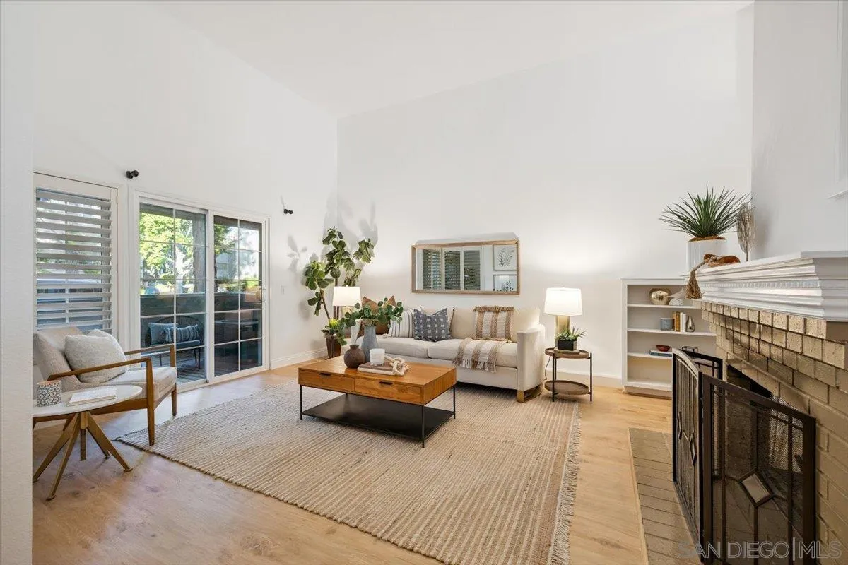 Photo #3: 250035649 Listing 
