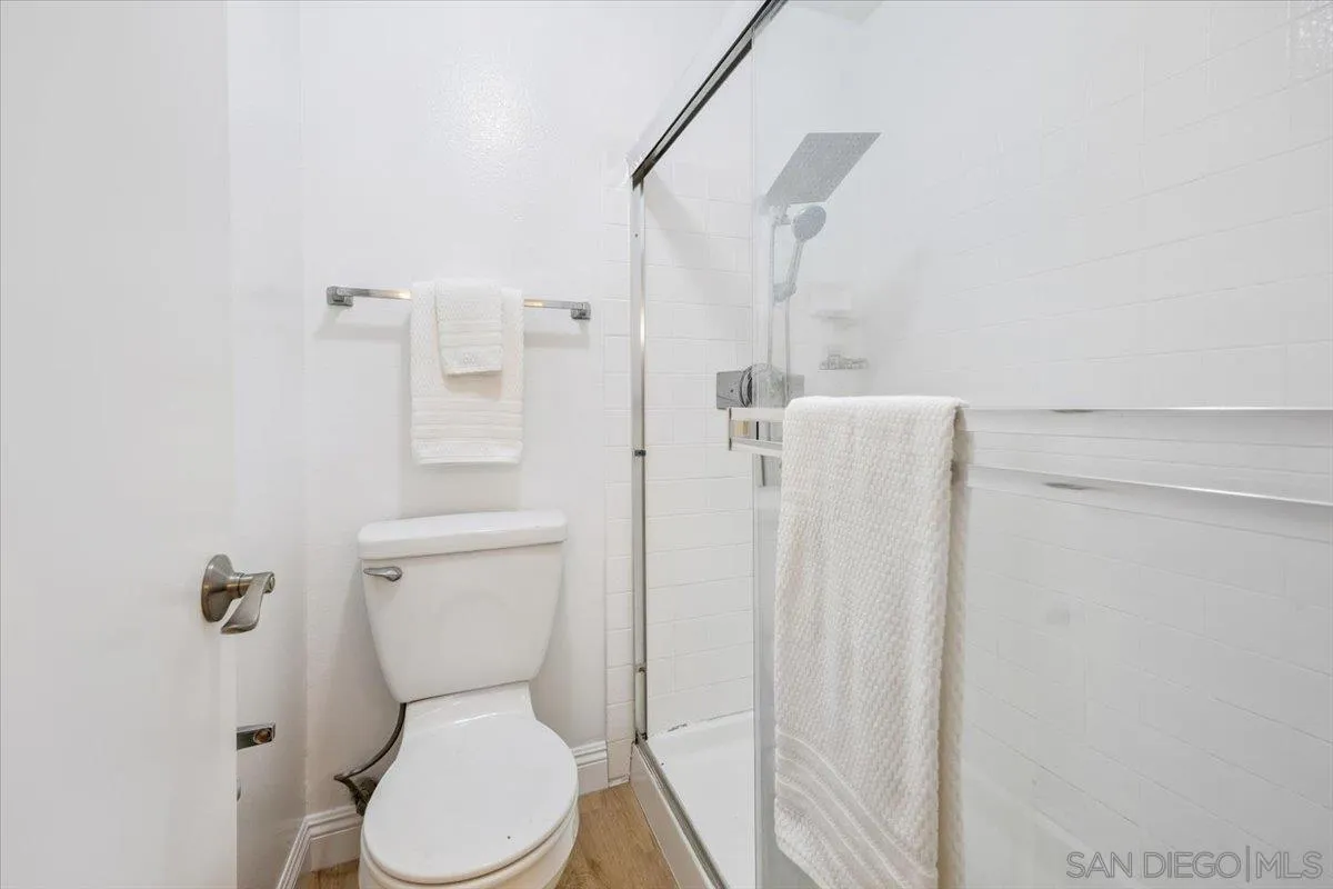 Photo #24: 250035649 Listing: Photo #24