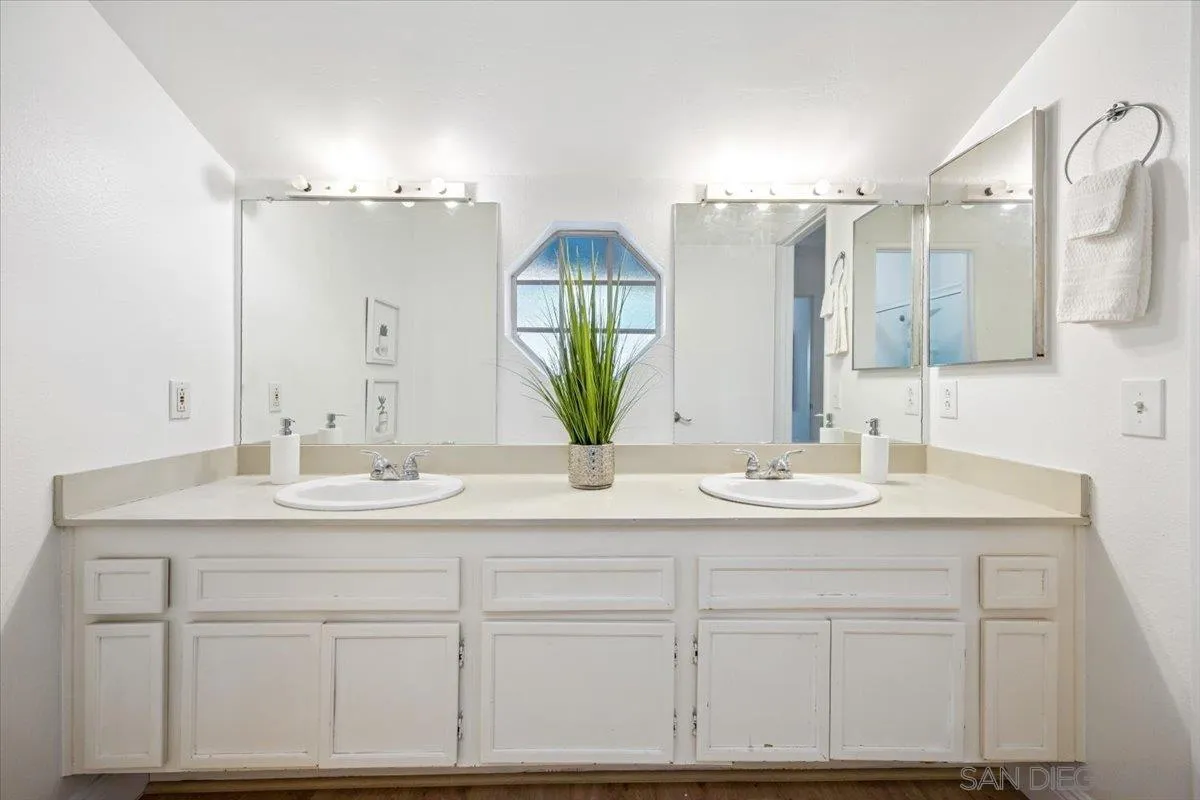 Photo #25: 250035649 Listing: Photo #25