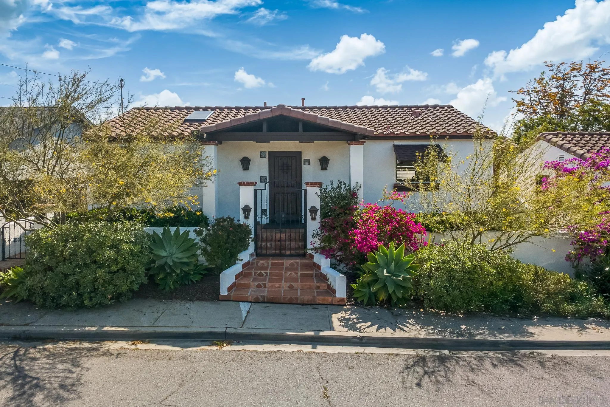 https://cdn.realtyfeed.com/cdn/127/250035655/7bf0b57e953cd470c070feae4a52f9d3.webp