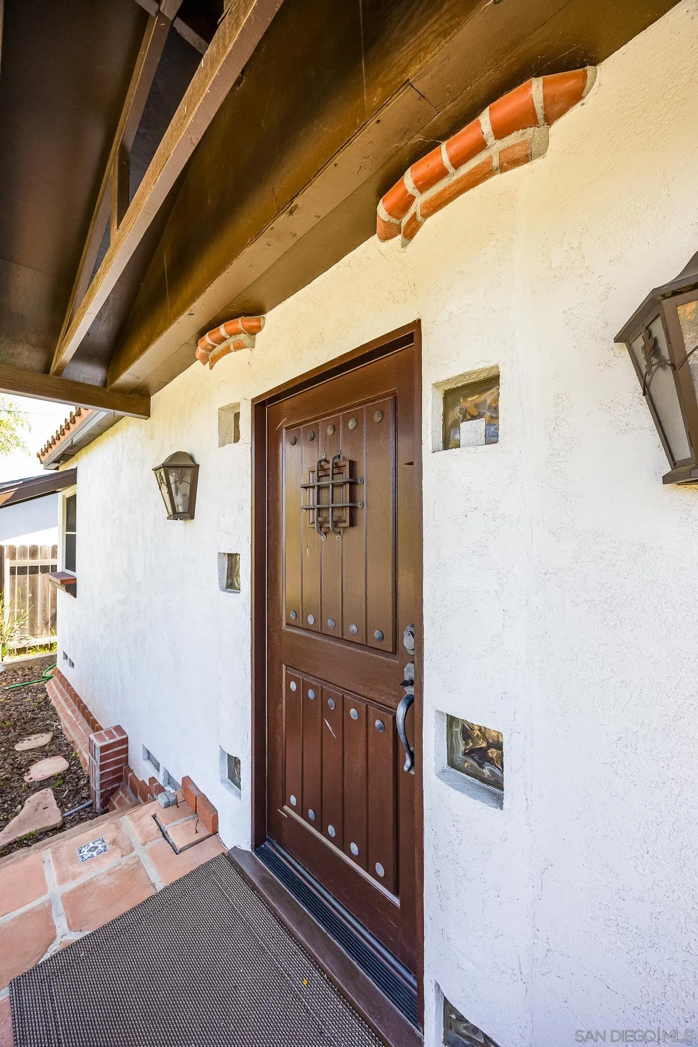 https://cdn.realtyfeed.com/cdn/127/250035655/7d8e38543cc4d833a9ba0e38b53970a6.webp