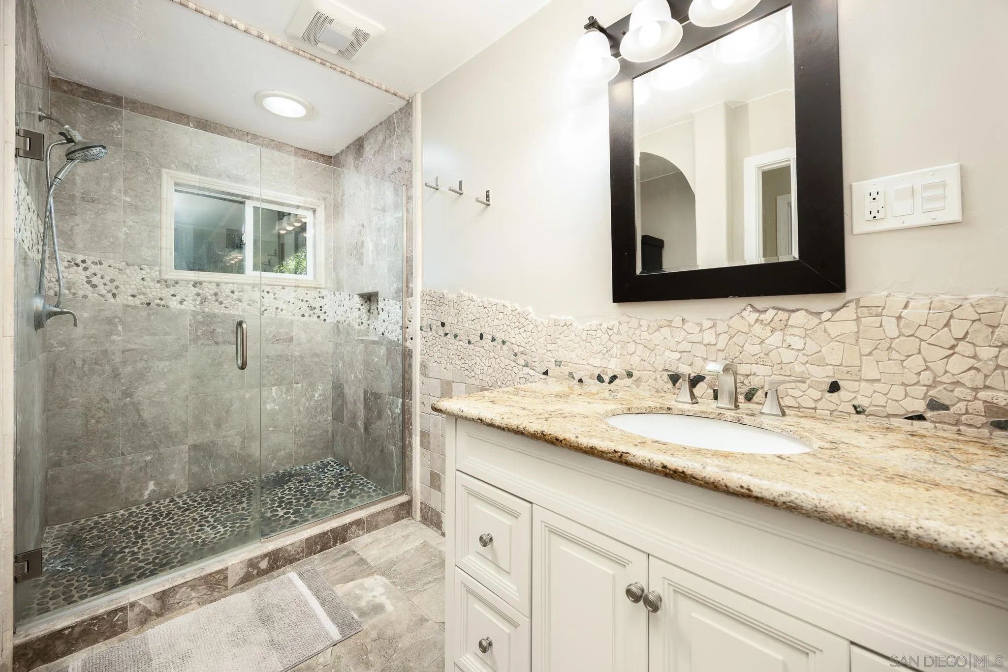 https://cdn.realtyfeed.com/cdn/127/250035655/7ff978e738e478b3f727ddd25051c6f7.webp