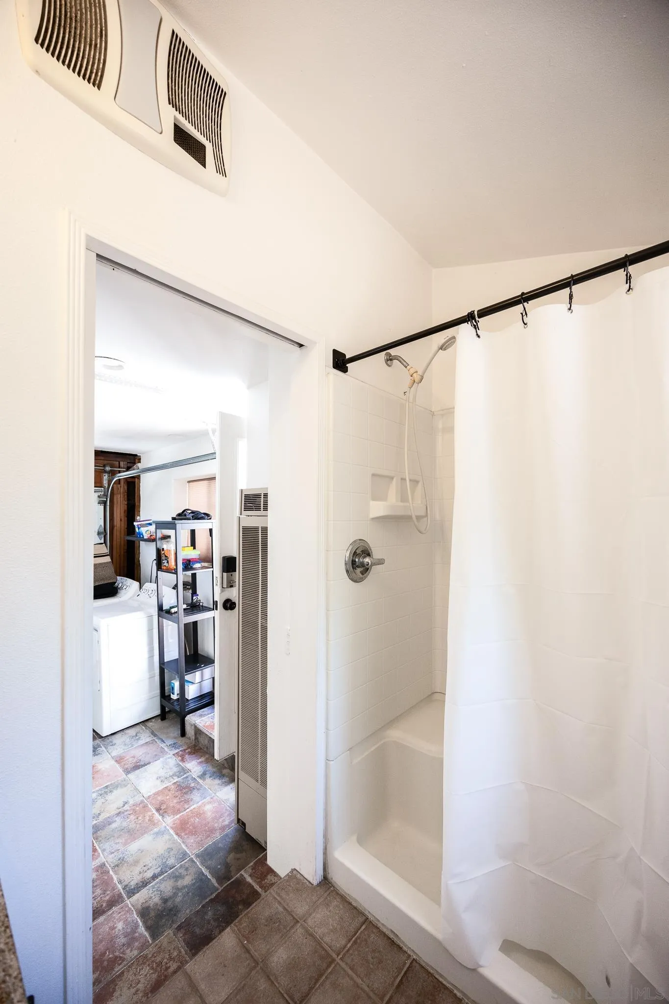 https://cdn.realtyfeed.com/cdn/127/250035655/820d21d57036ac308d7edfa878ca53c5.webp