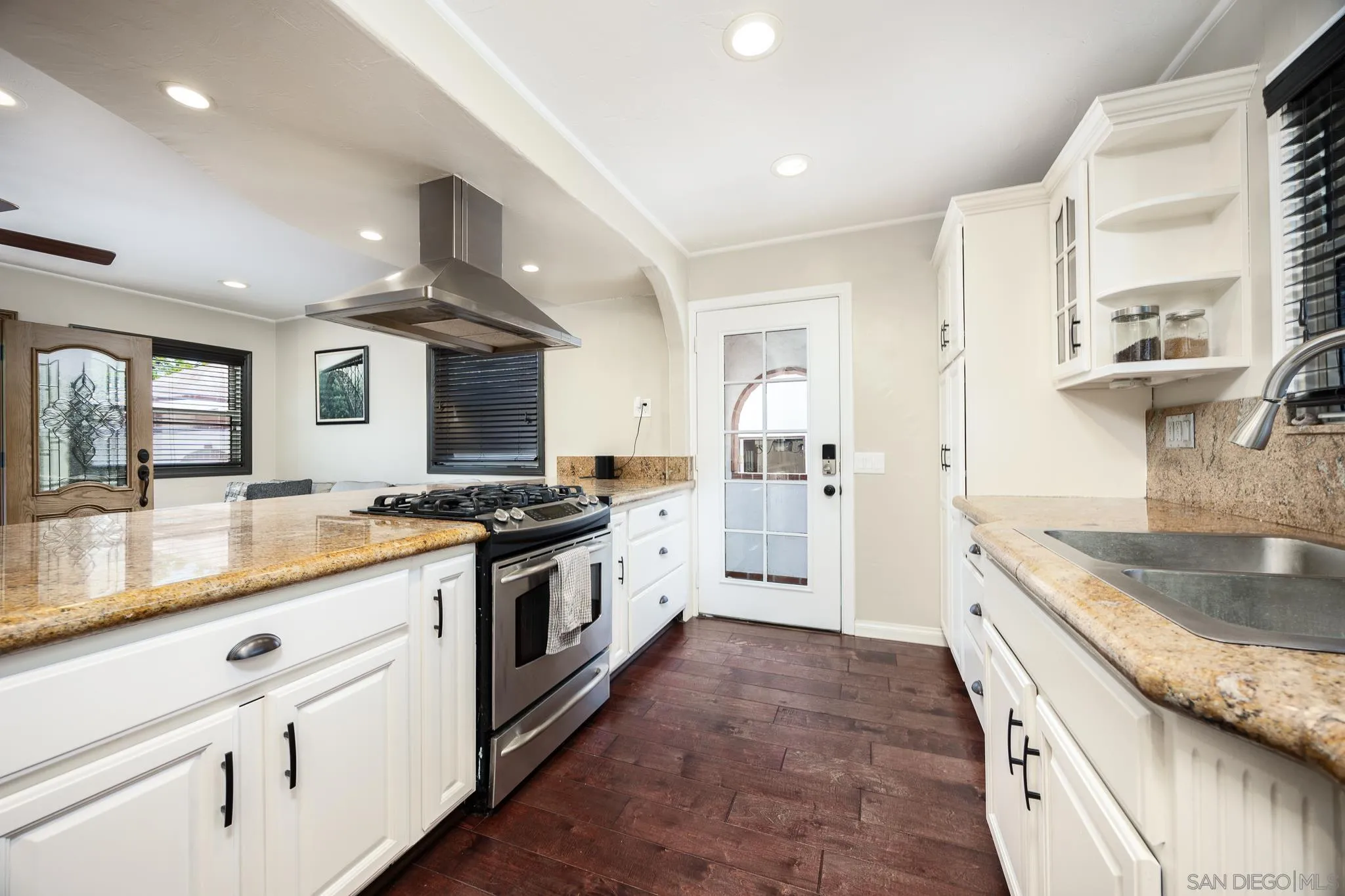 https://cdn.realtyfeed.com/cdn/127/250035655/98a018455bb0ac24a3673beed3002eec.webp