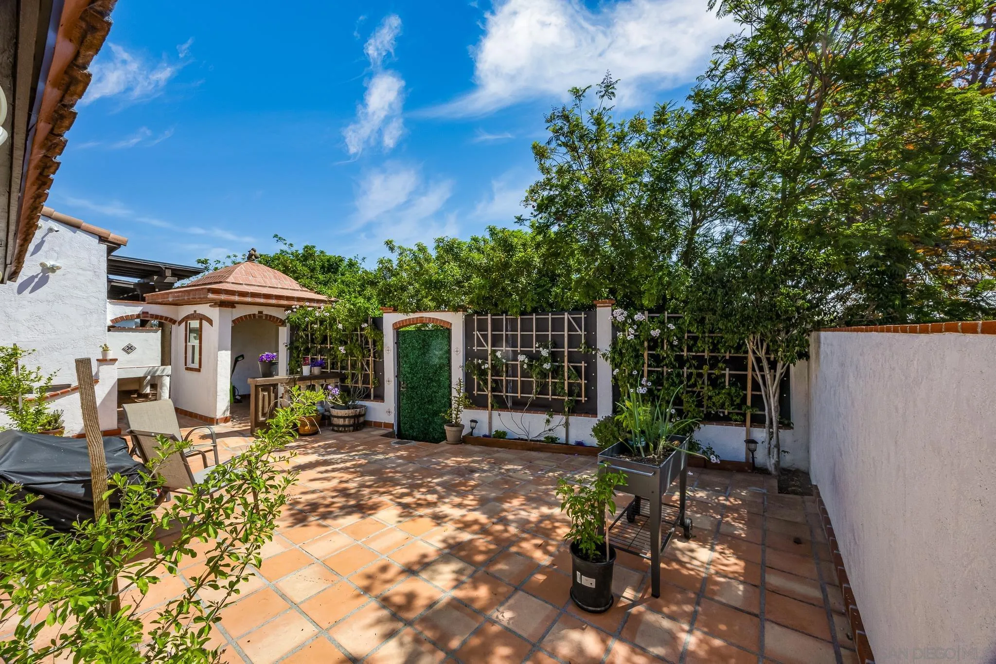 https://cdn.realtyfeed.com/cdn/127/250035655/ac832568d7e60073a03477c84df41f4d.webp