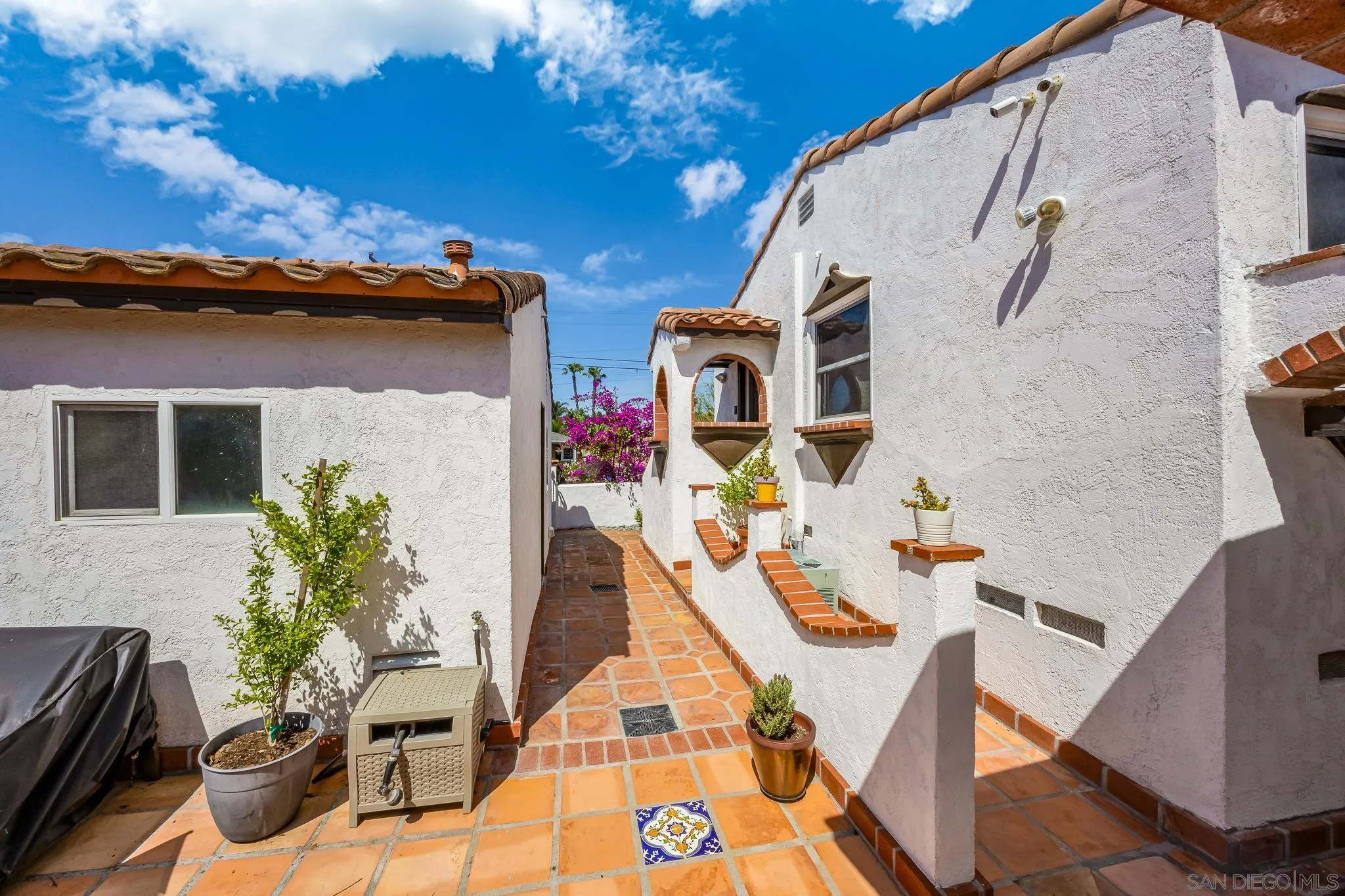 https://cdn.realtyfeed.com/cdn/127/250035655/c82afe4a07ef704760e6e2ecc20d8b2b.webp
