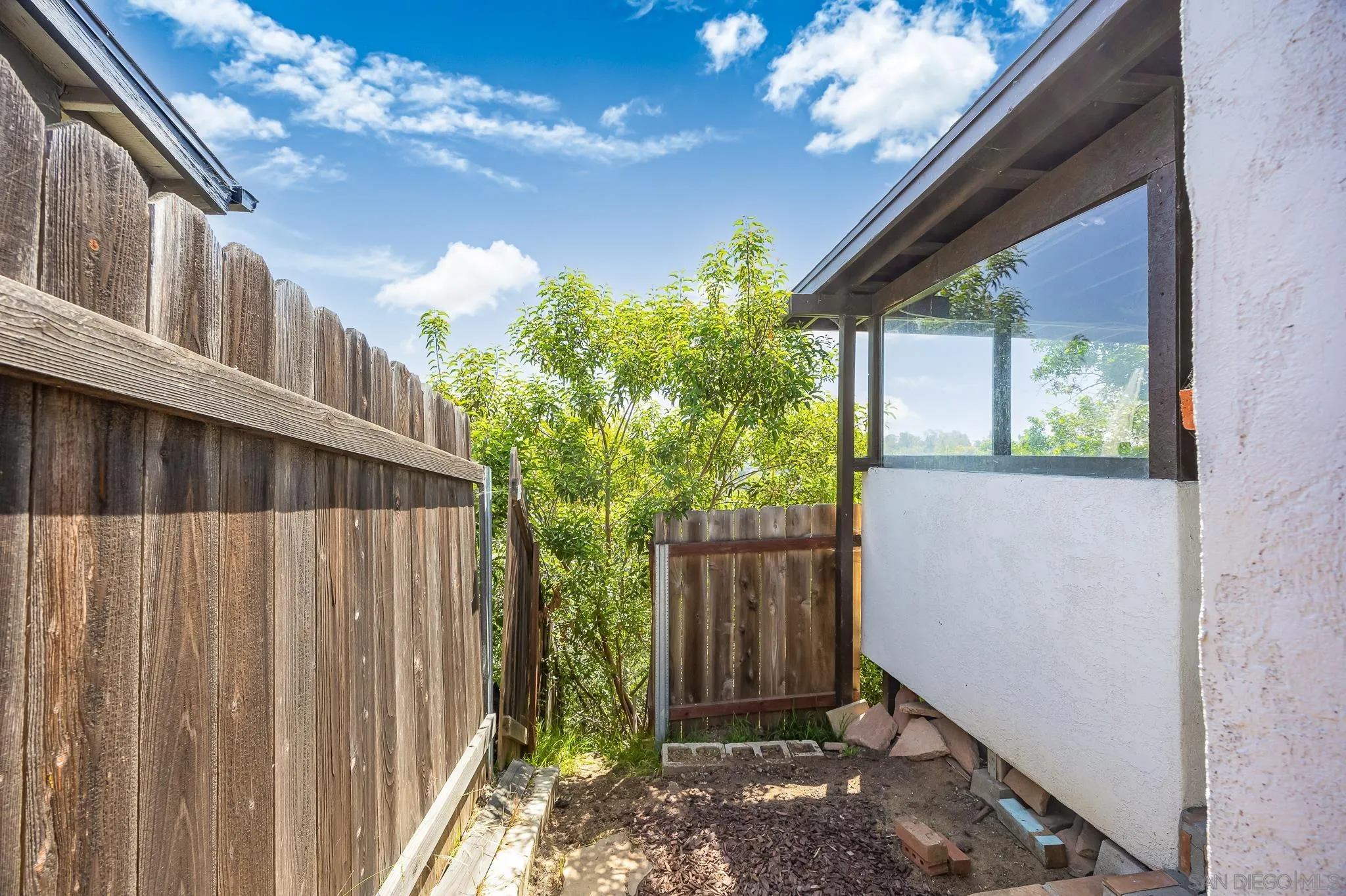 https://cdn.realtyfeed.com/cdn/127/250035655/e177afc6da8147f9451e93c9cbe3ecf5.webp