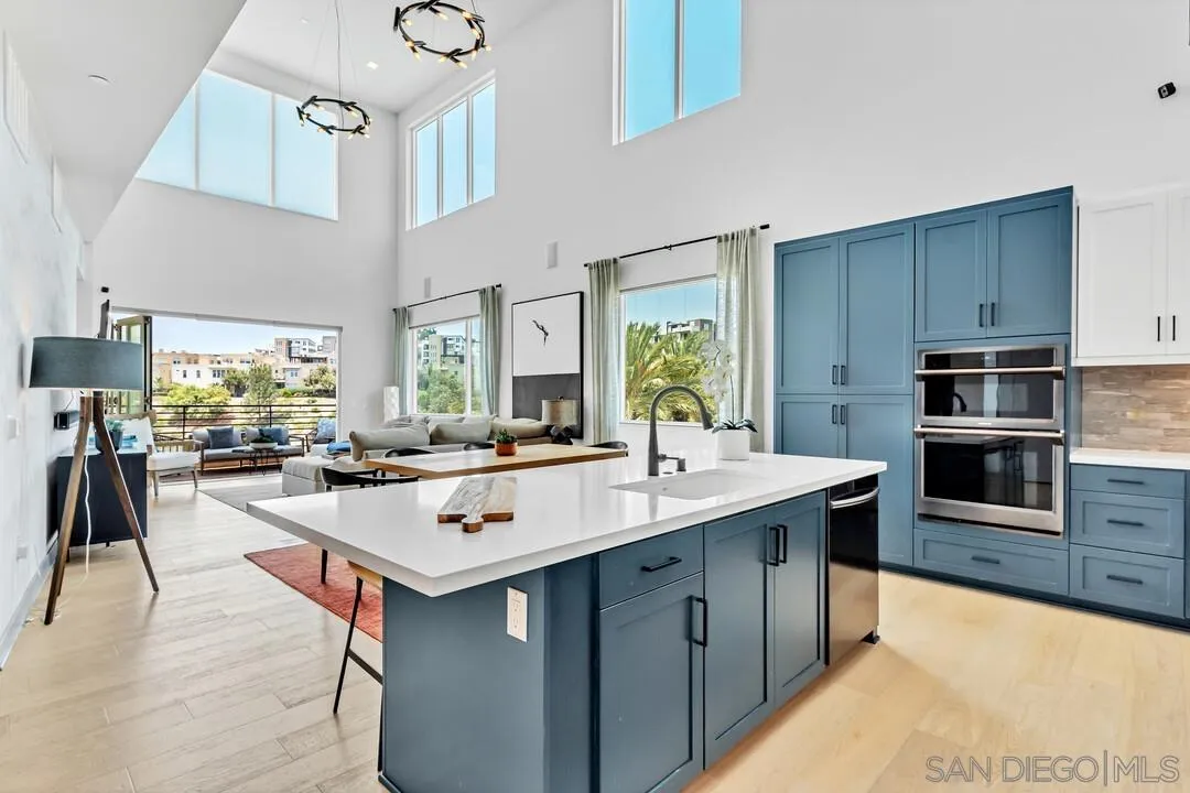 Photo #2: 250035659 Listing 