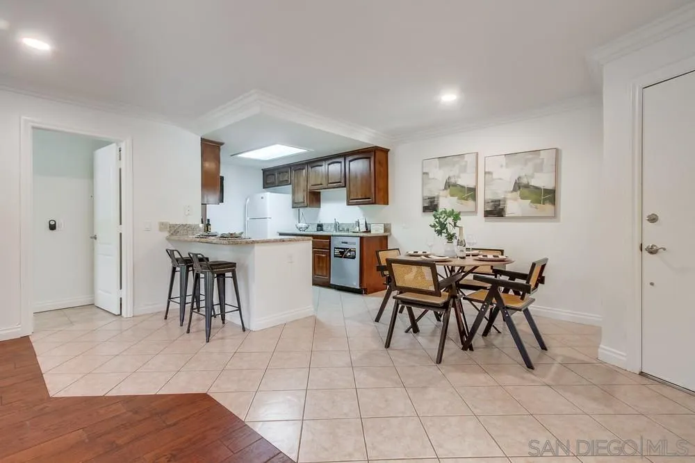 Photo #2: 250035669 Listing 