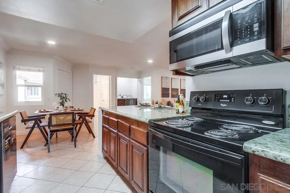 Photo #11: 250035669 Listing: Photo #11
