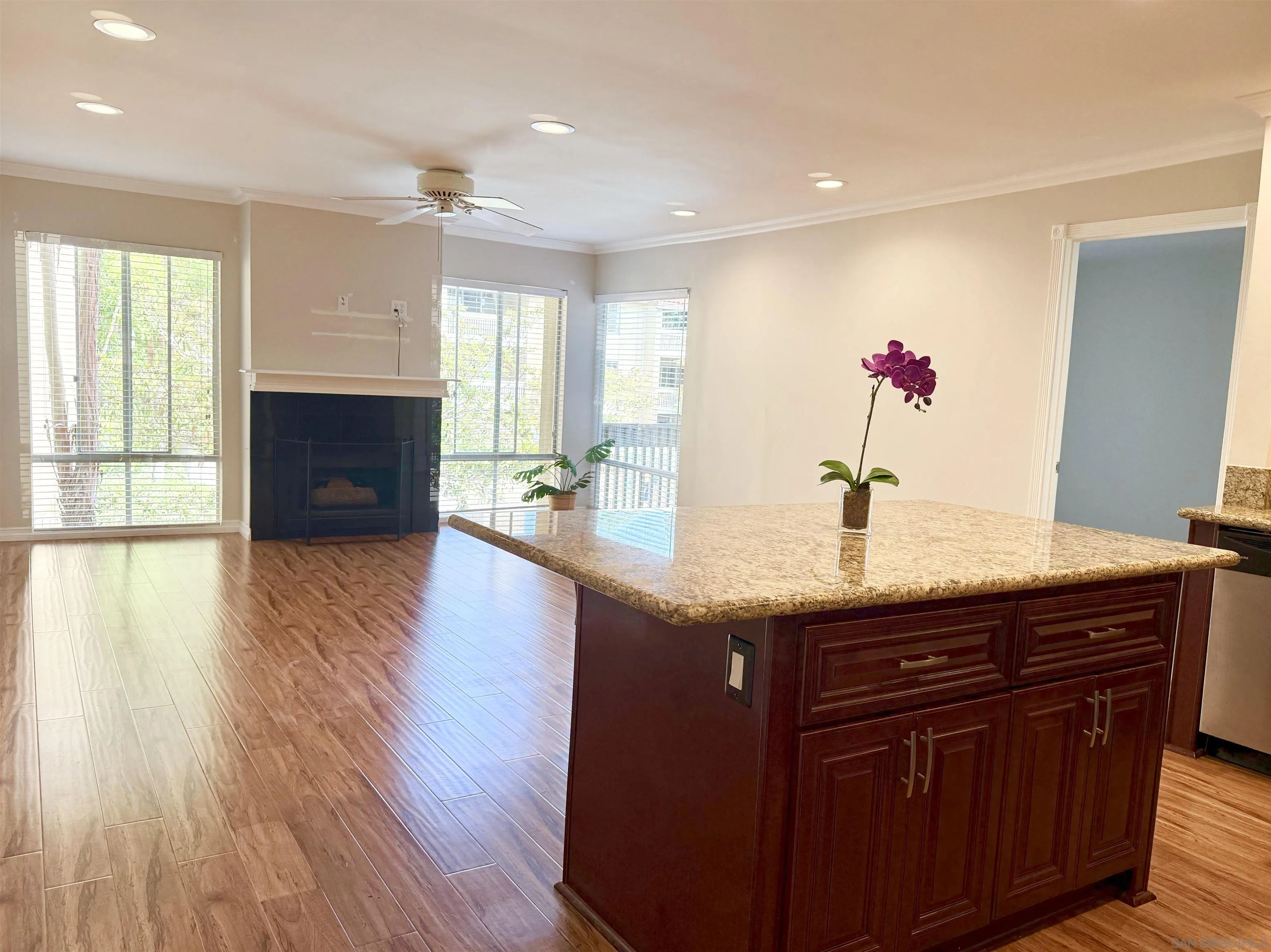 https://cdn.realtyfeed.com/cdn/127/250035675/2874f5feb98b37c29968fd6446c760c8.webp