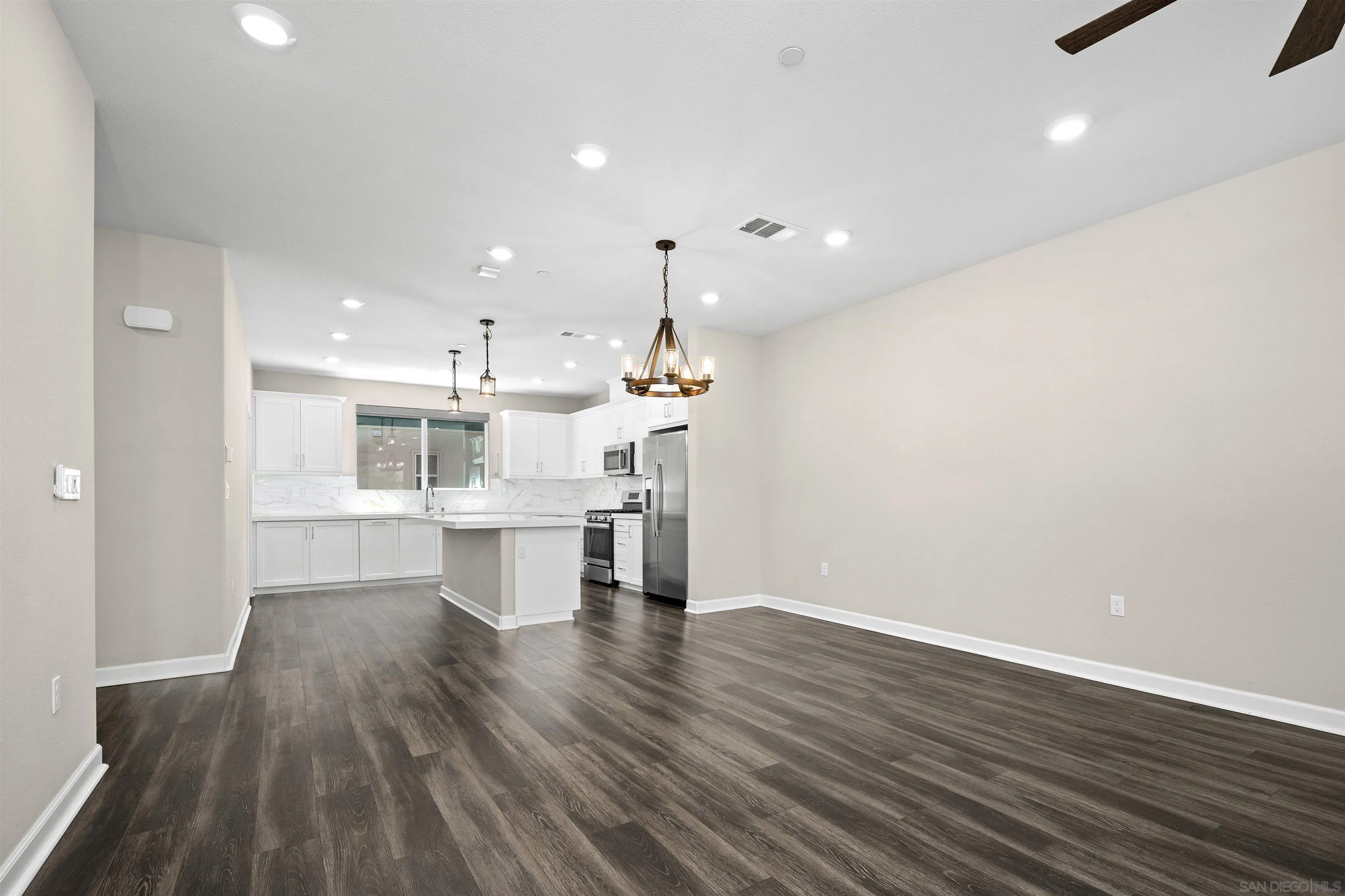 Photo #6: 250035685 Listing 