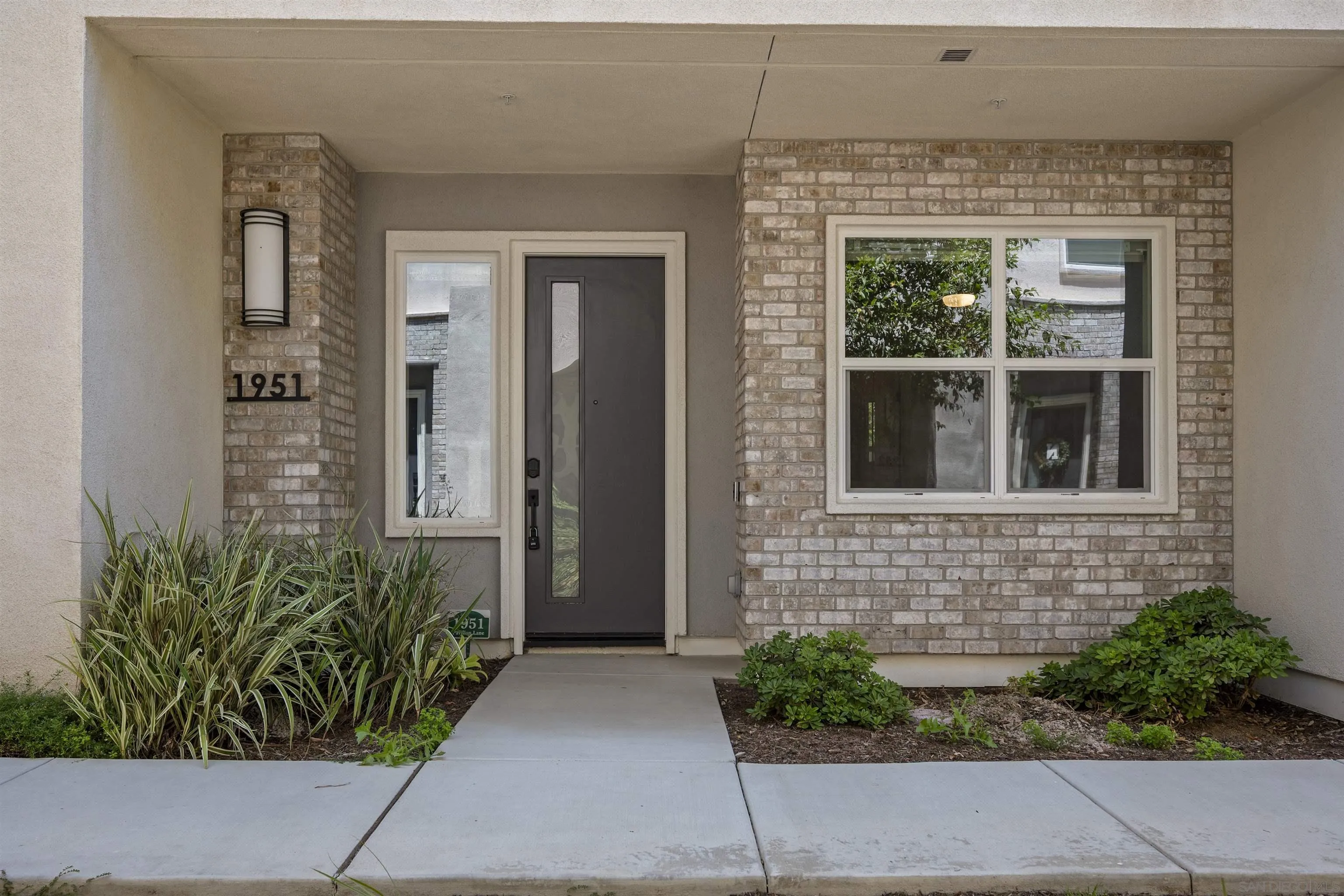 Photo #2: 250035685 Listing 