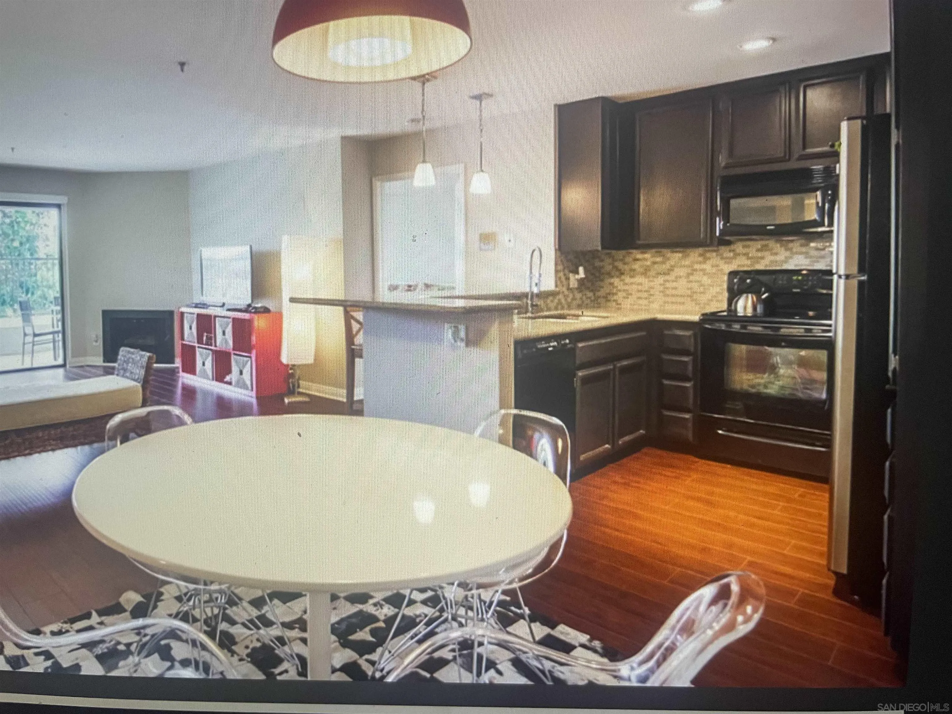 Photo #4: 250035686 Listing 