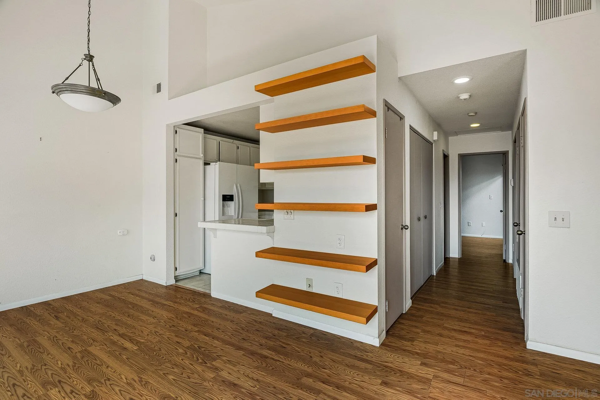 Photo #8: 250035691 Listing: Photo #8