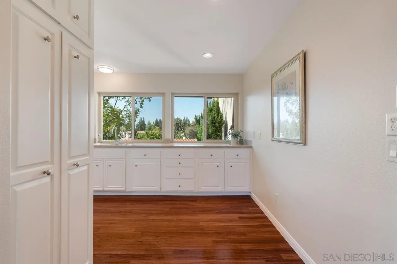 Photo #5: 250035693 Listing 
