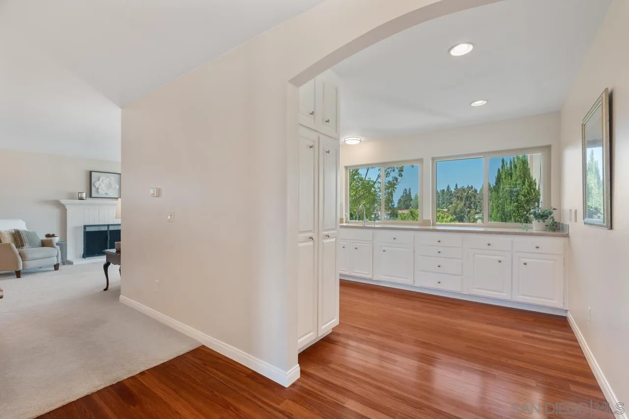 Photo #10: 250035693 Listing: Photo #10