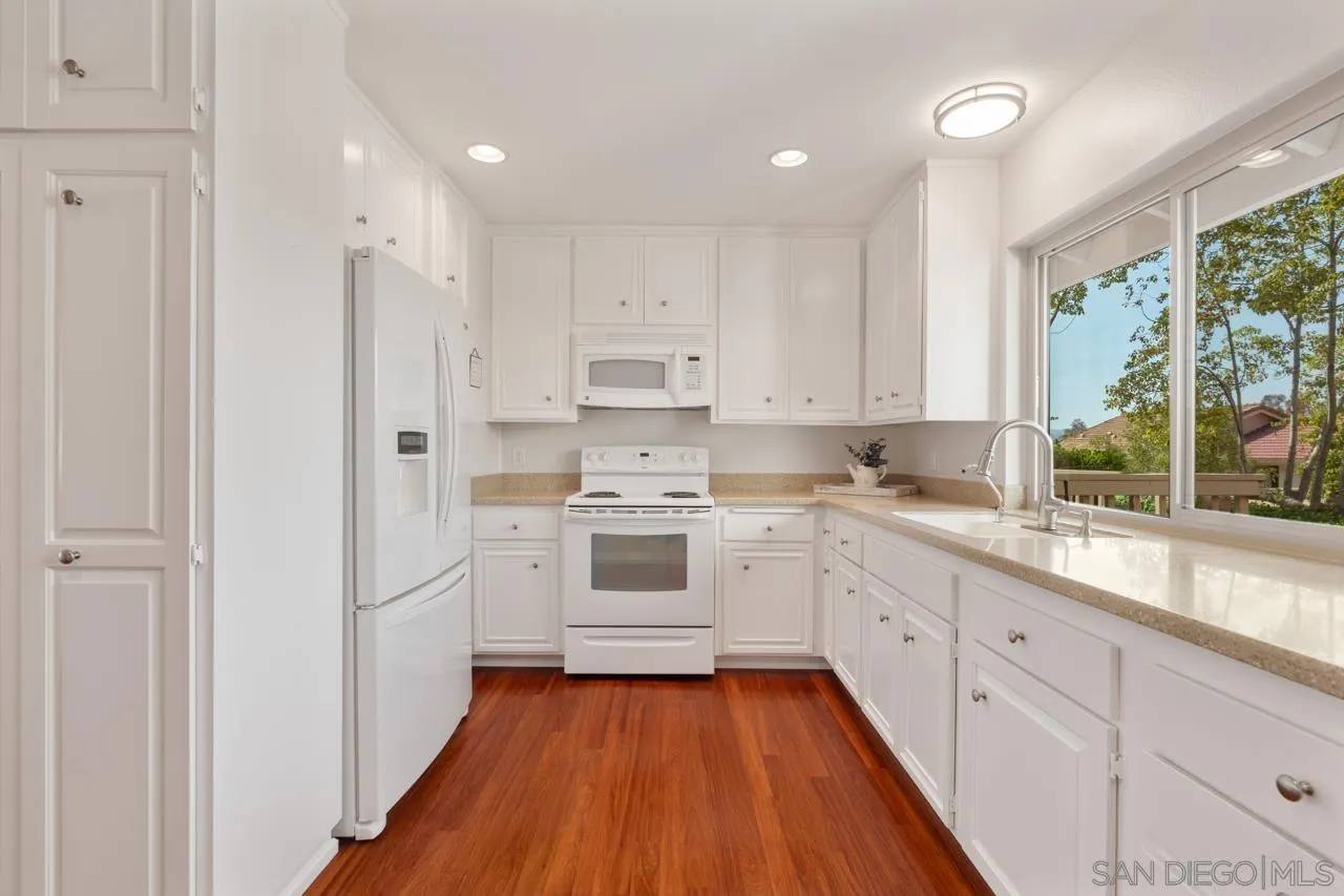 Photo #8: 250035693 Listing: Photo #8