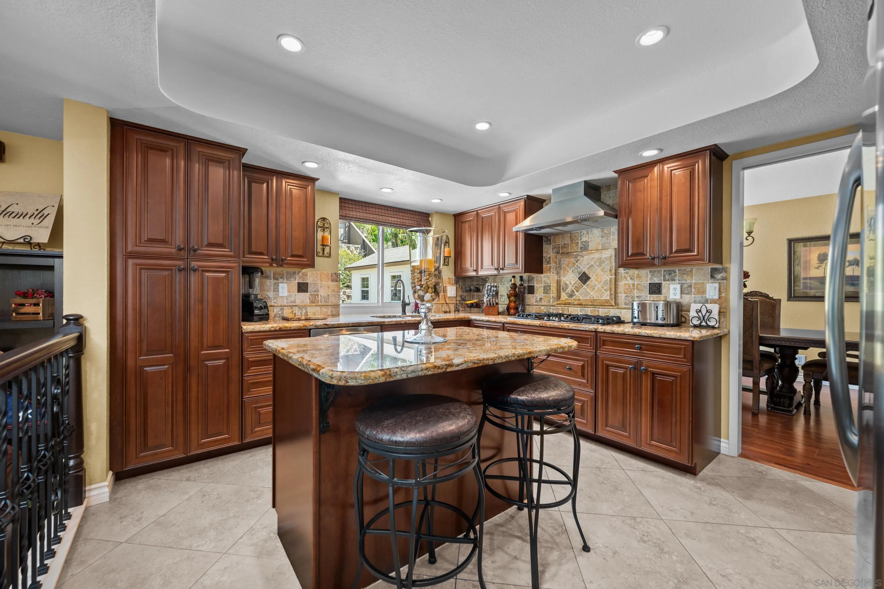 https://cdn.realtyfeed.com/cdn/127/250035700/84a99325f81fed1ee45eaa25f3c652a7.webp