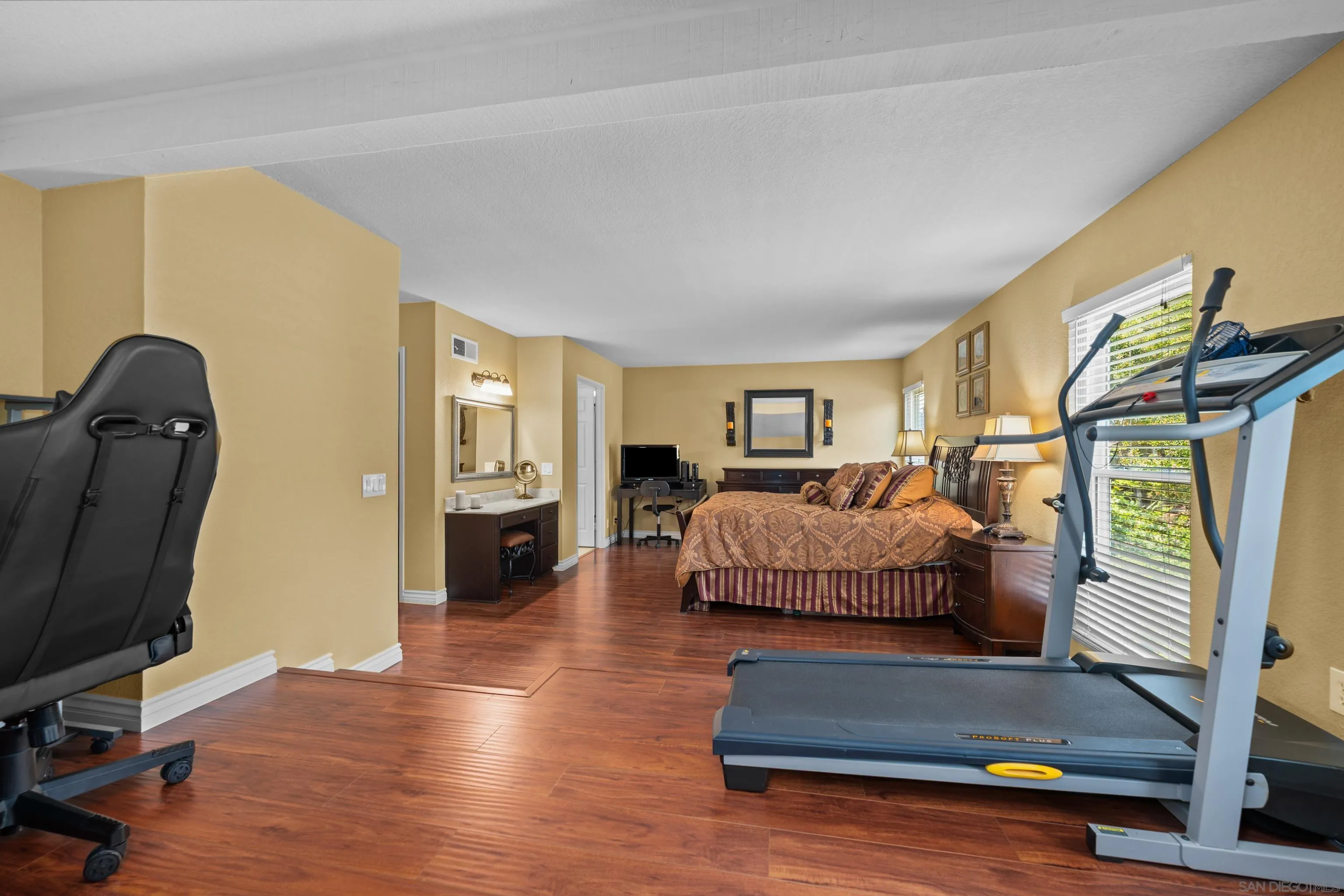 https://cdn.realtyfeed.com/cdn/127/250035700/c6ce05d69a7c507877ff190d3dea48b3.webp