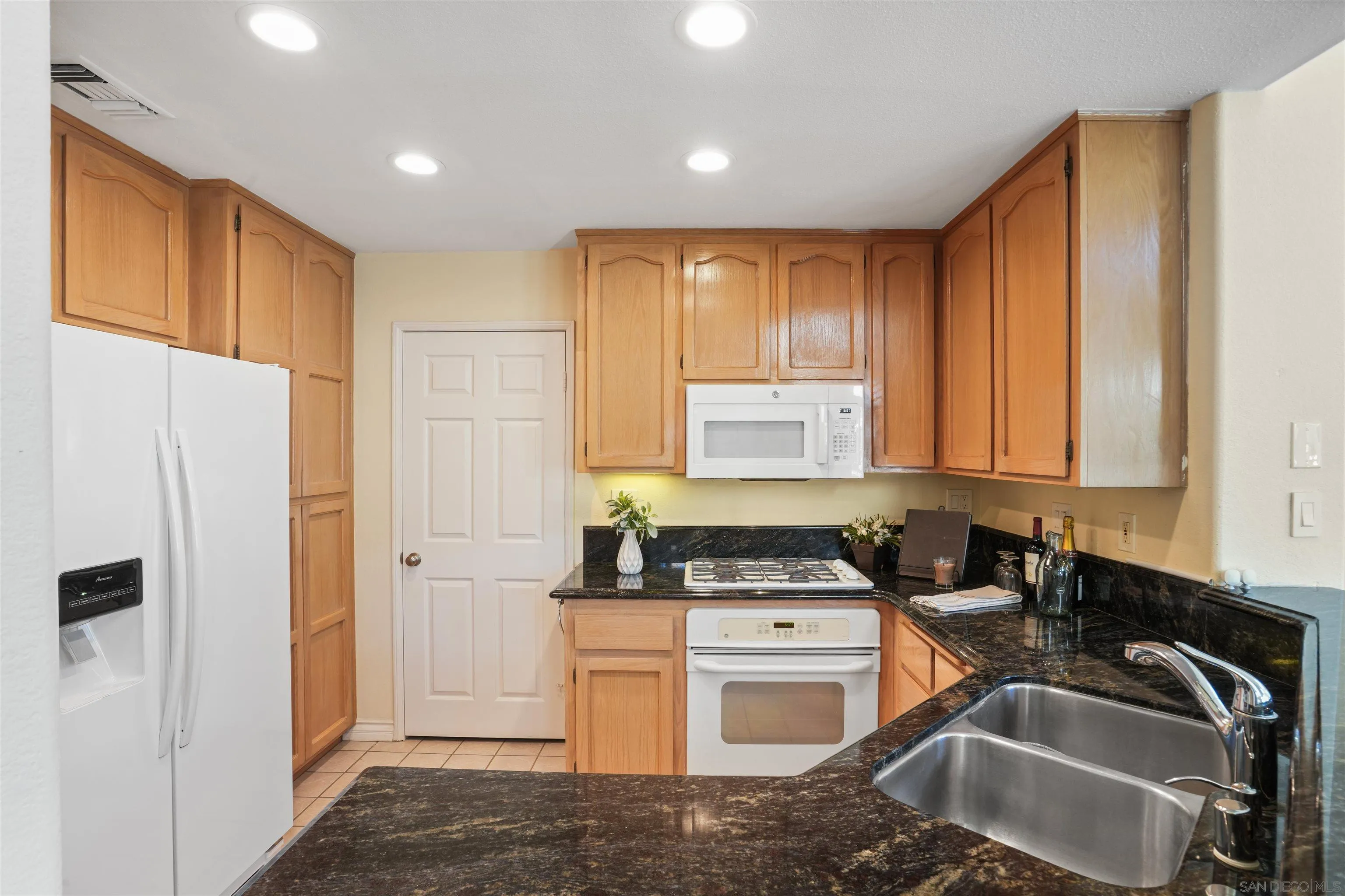 Photo #3: 250035704 Listing 