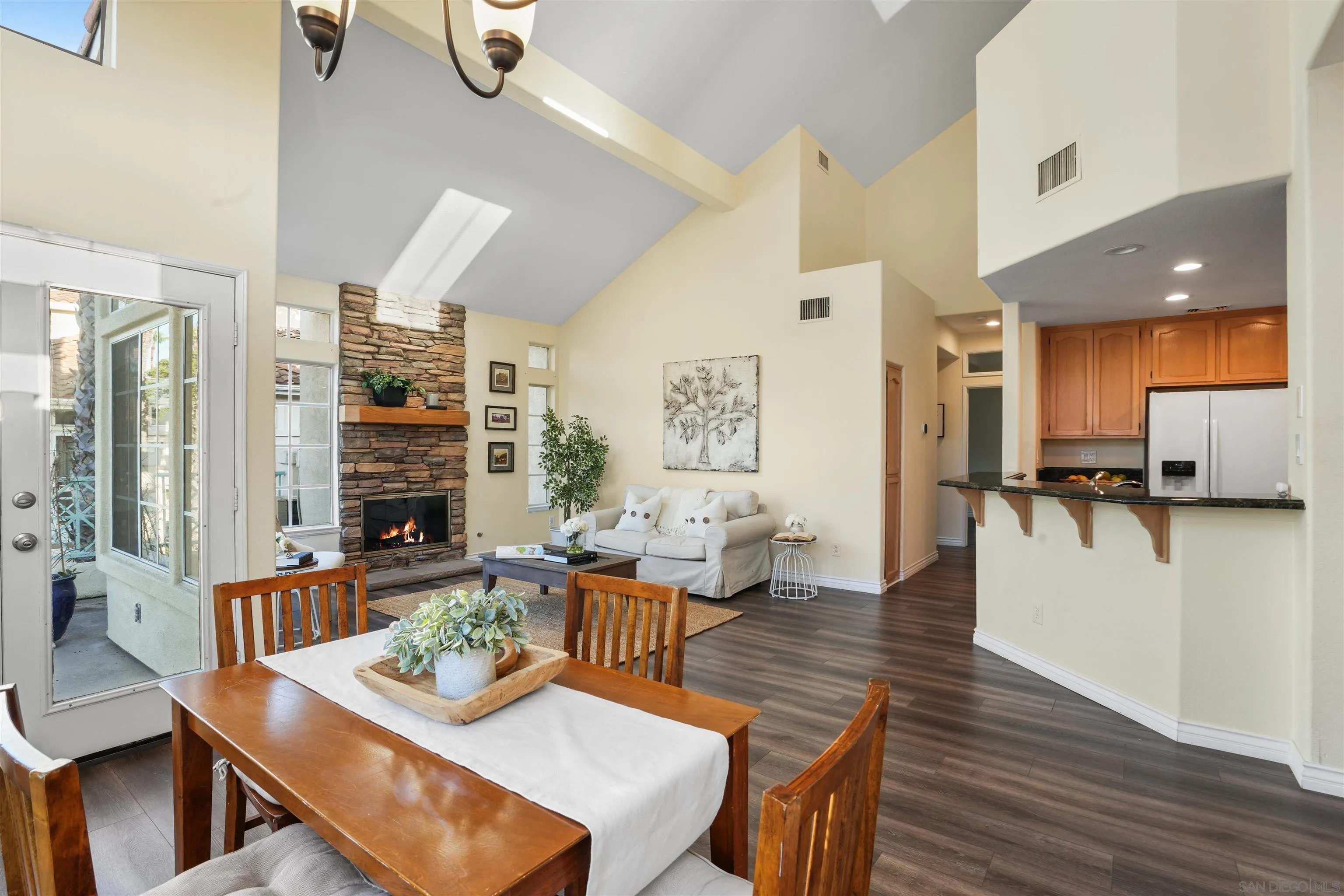 Photo #7: 250035704 Listing: Photo #7
