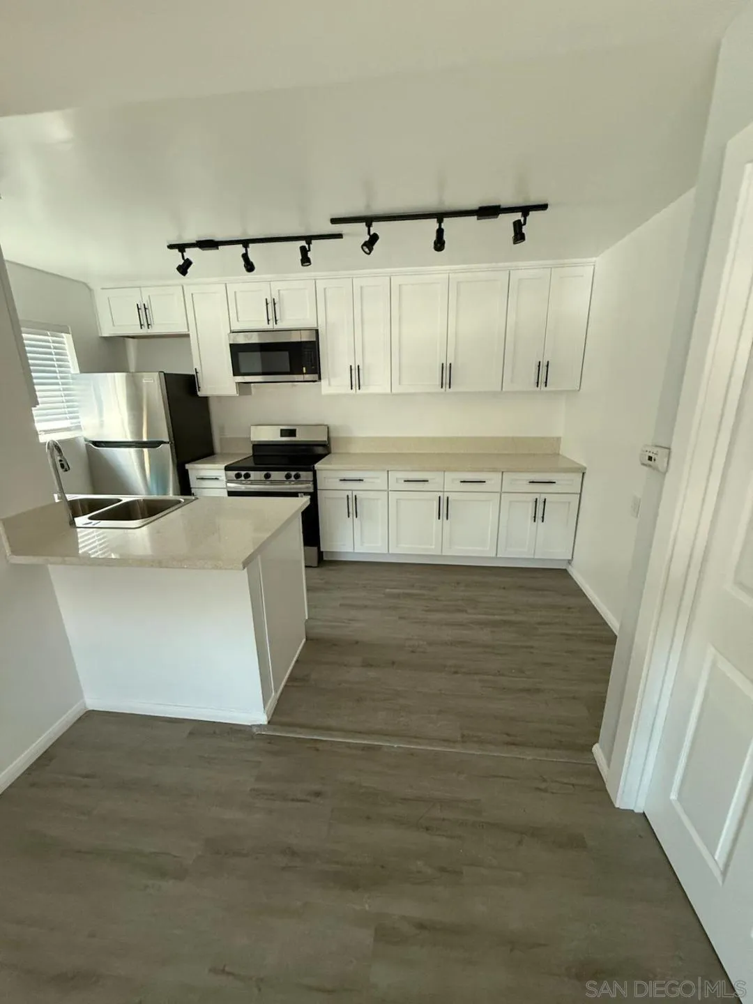 Photo #3: 250035707 Listing 