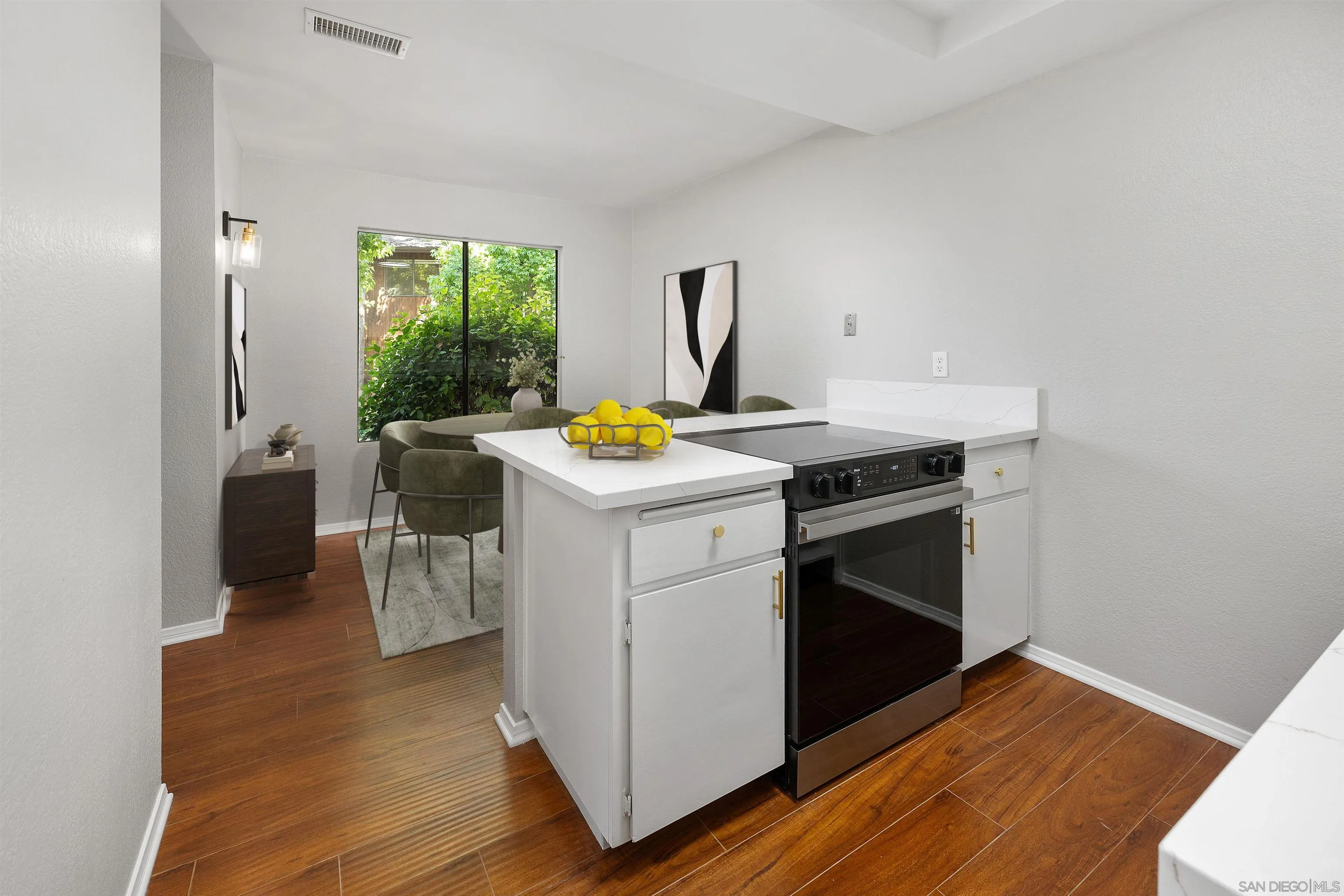 Photo #11: 250035741 Listing: Photo #11