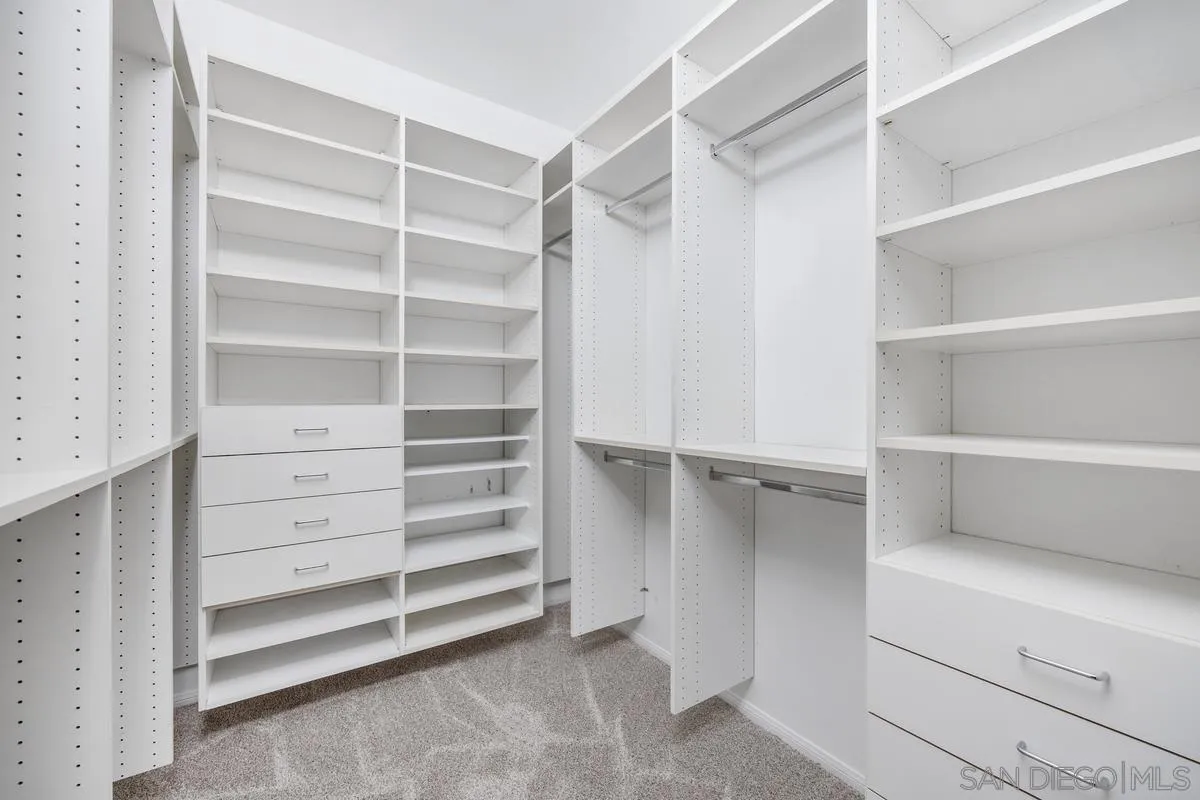 https://cdn.realtyfeed.com/cdn/127/250035745/3c1cb4769303a7bb7e6d96f7b611f817.webp