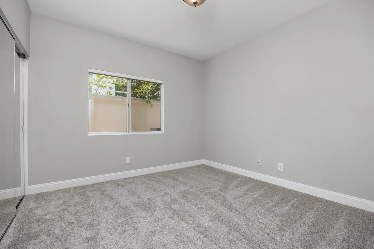 https://cdn.realtyfeed.com/cdn/127/250035745/6bb03fd23b21e44634b6b21e4806aa12.webp
