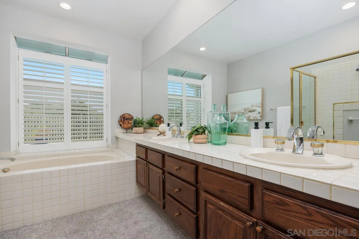 https://cdn.realtyfeed.com/cdn/127/250035745/d9cdacce002bcccae9ac708753a185b7.webp