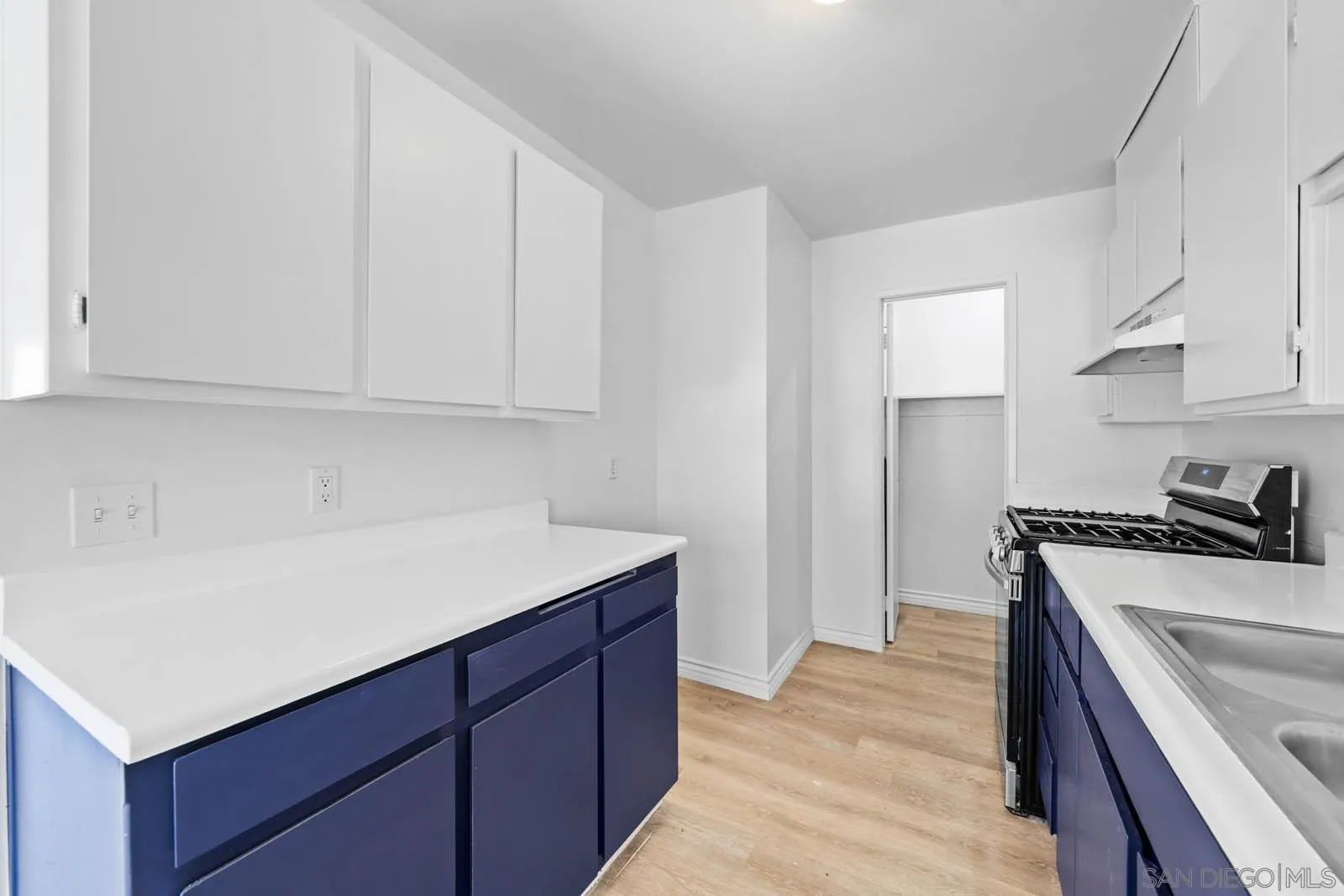 Photo #4: 250035747 Listing 