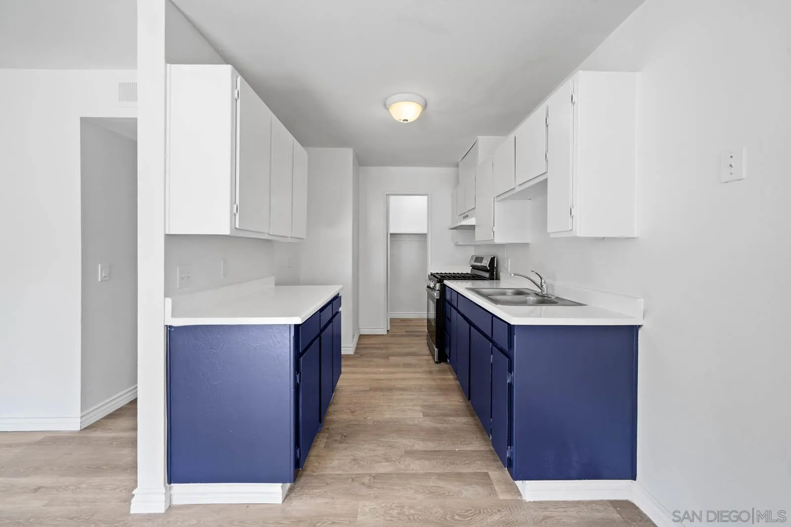 Photo #3: 250035747 Listing 