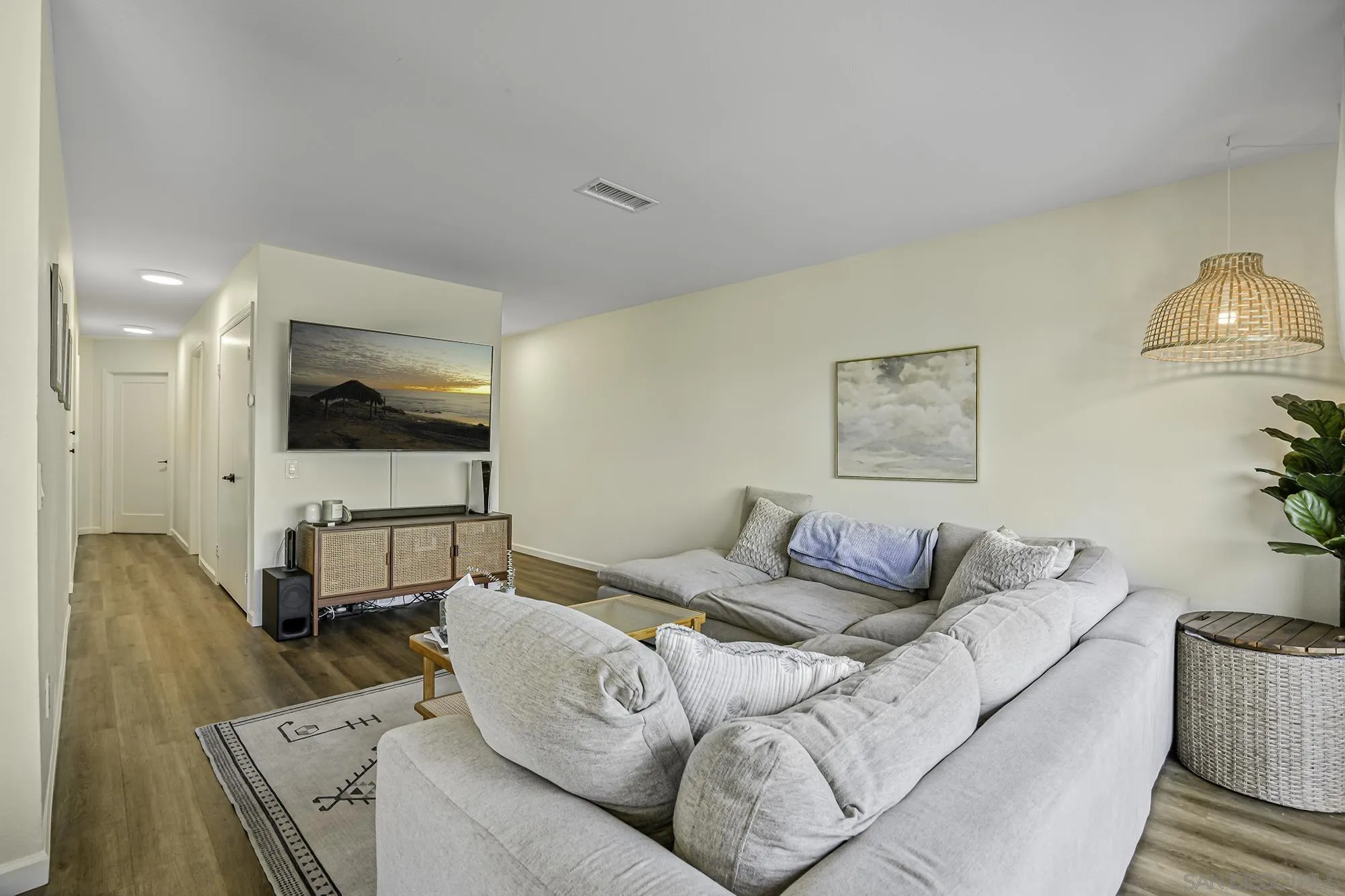 Photo #3: 250035752 Listing 