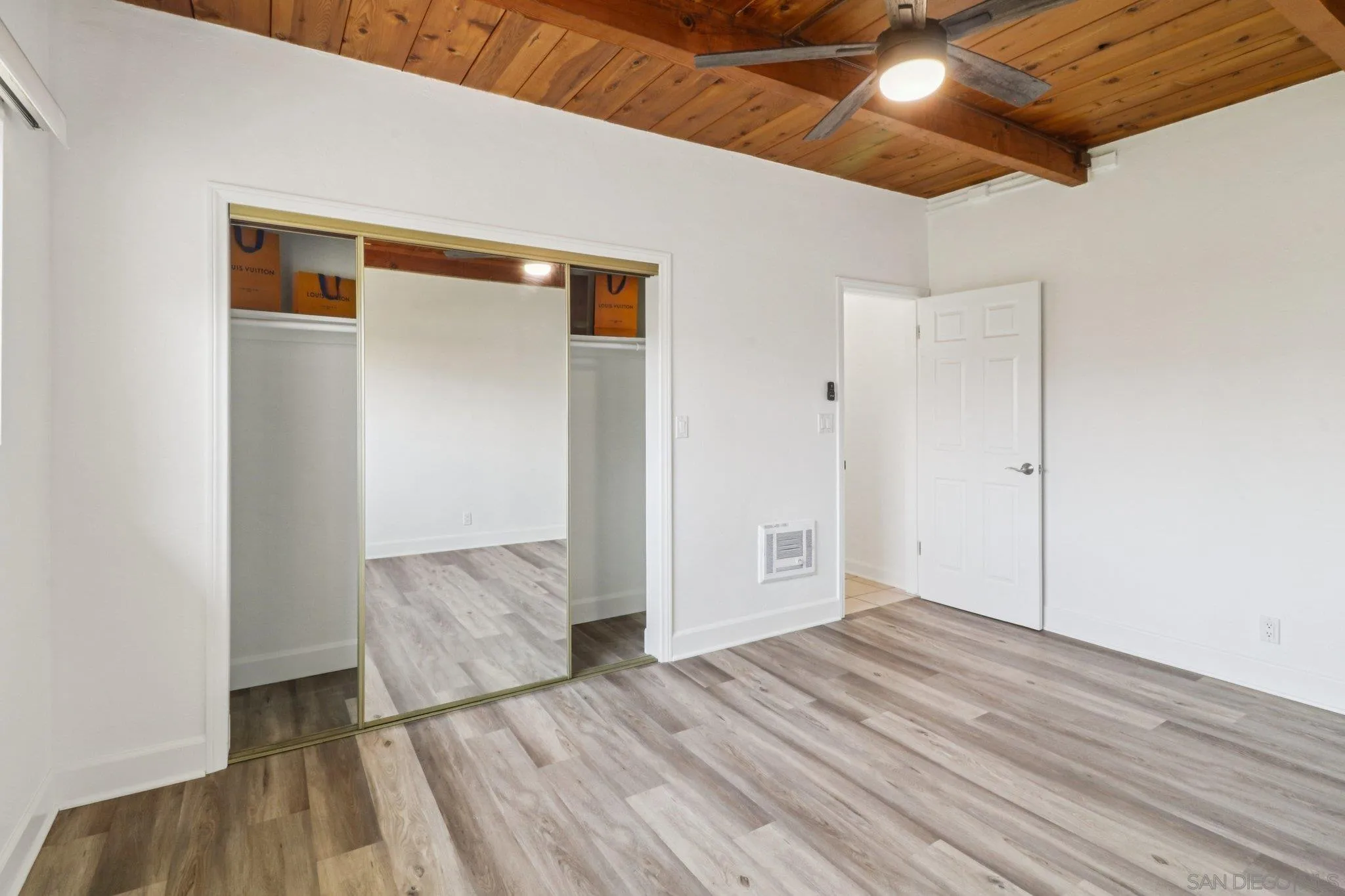 Photo #12: 250035757 Listing: Photo #12