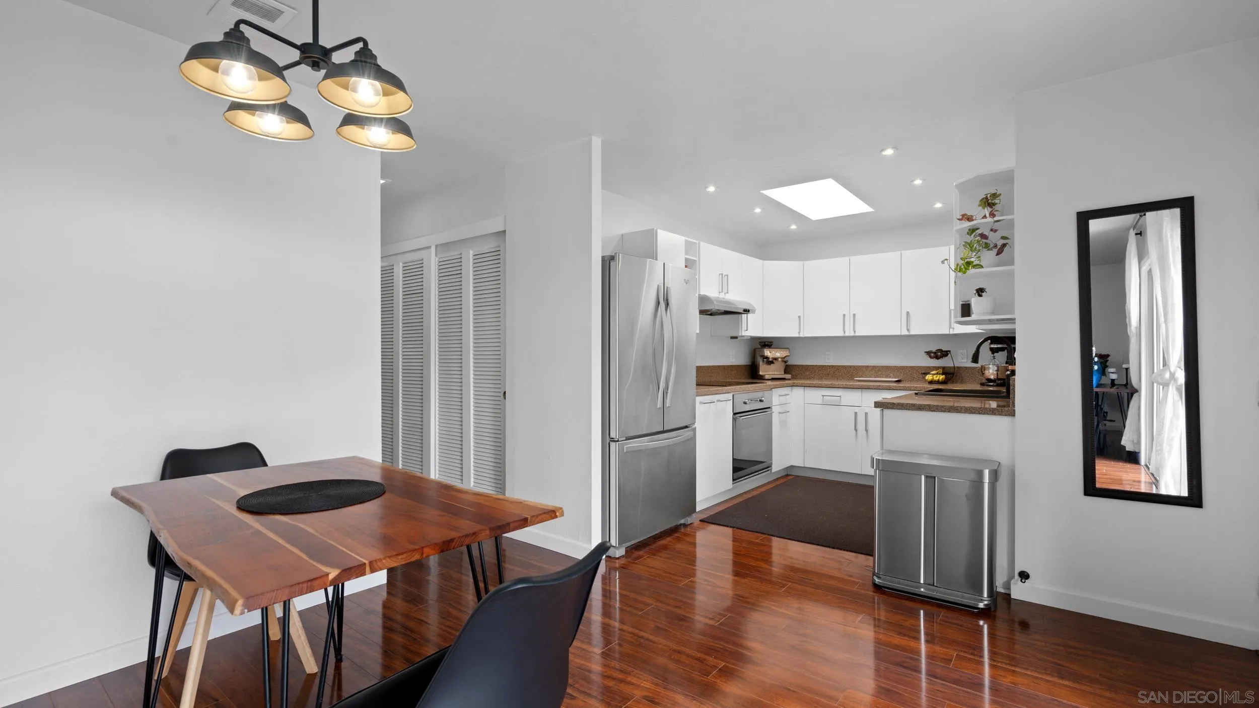 Photo #3: 250035760 Listing 