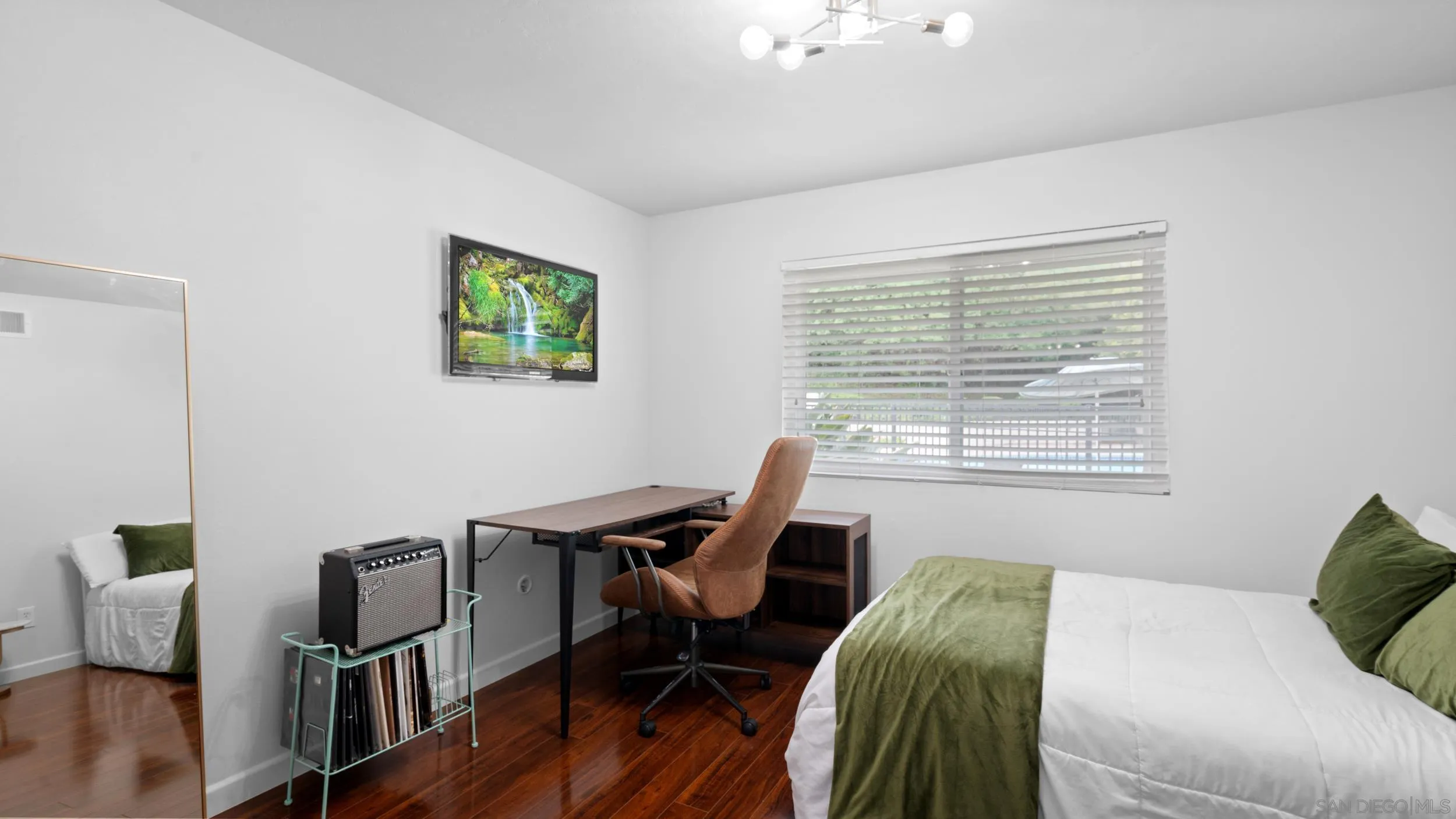 Photo #12: 250035760 Listing: Photo #12