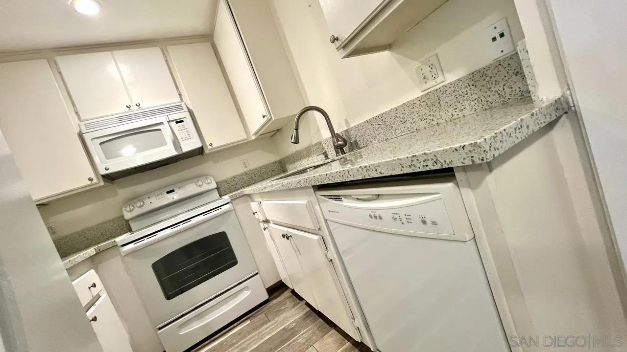 Photo #2: 250035763 Listing 