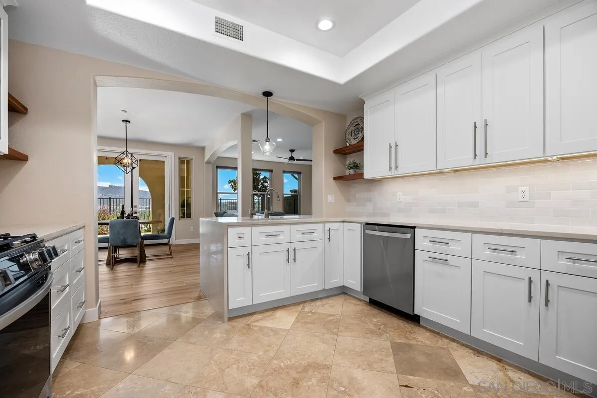https://cdn.realtyfeed.com/cdn/127/250035764/55212f09b9429a119b8c41aaf238597b.webp