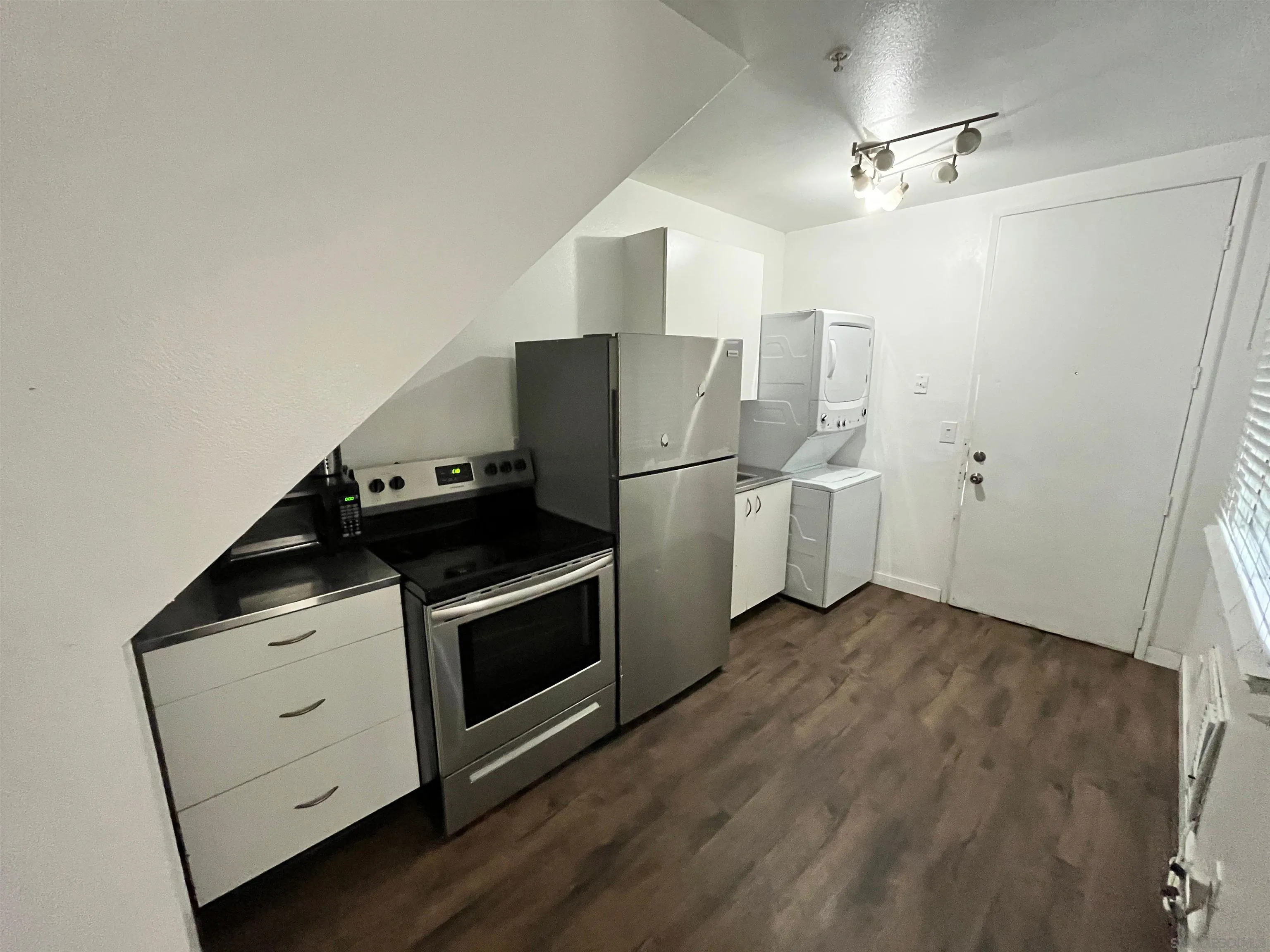 Photo #8: 250035766 Listing: Photo #8