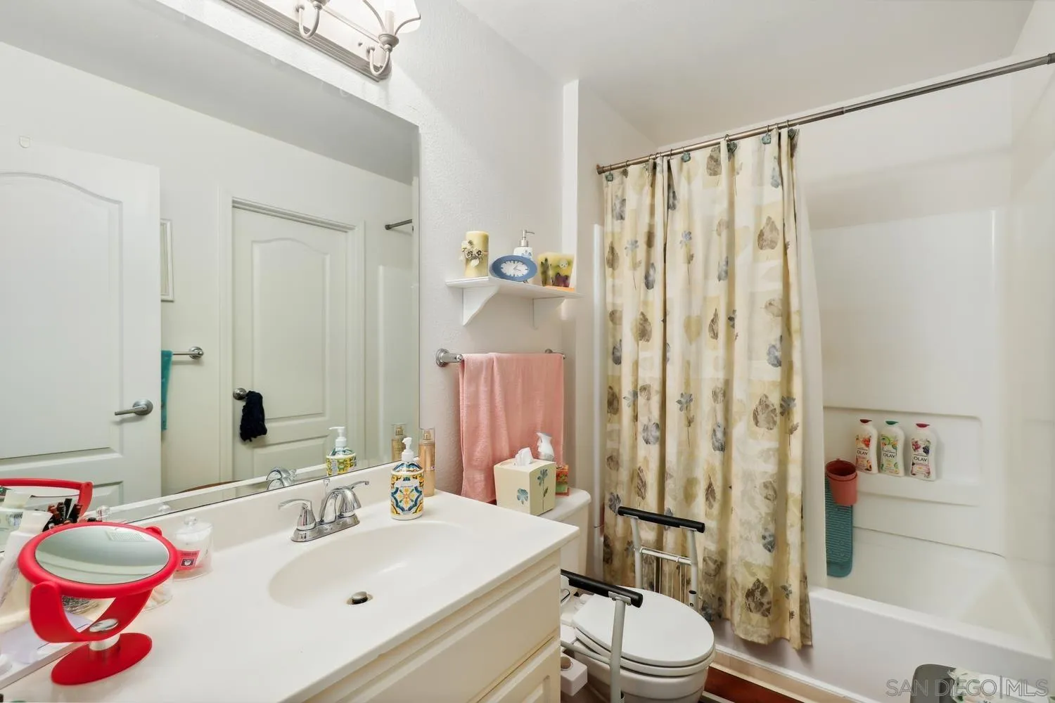 Photo #7: 250035768 Listing: Photo #7