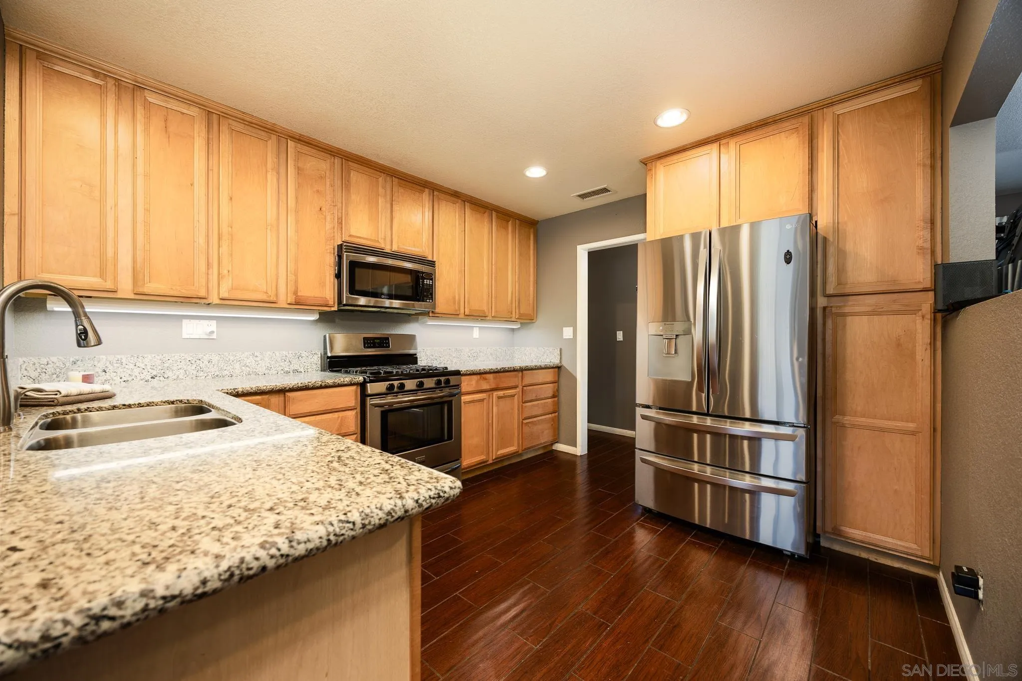 https://cdn.realtyfeed.com/cdn/127/250035770/5edae2d989998cbe8883c52d6fa7bbb5.webp