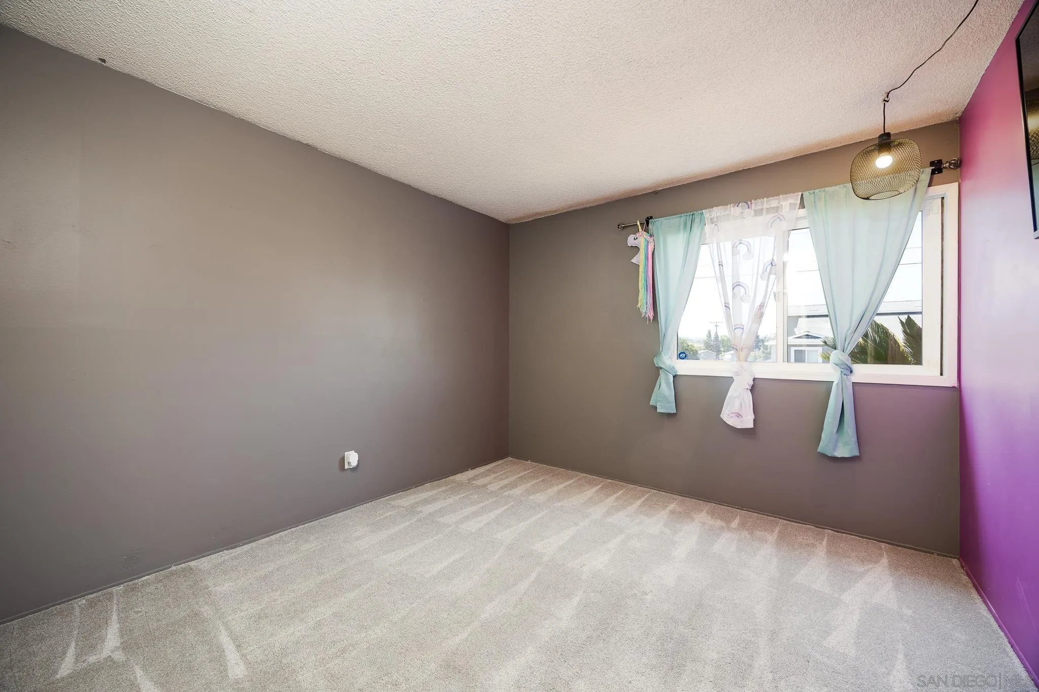 https://cdn.realtyfeed.com/cdn/127/250035770/c213a9f9560ba1c97070a356172bf7fa.webp