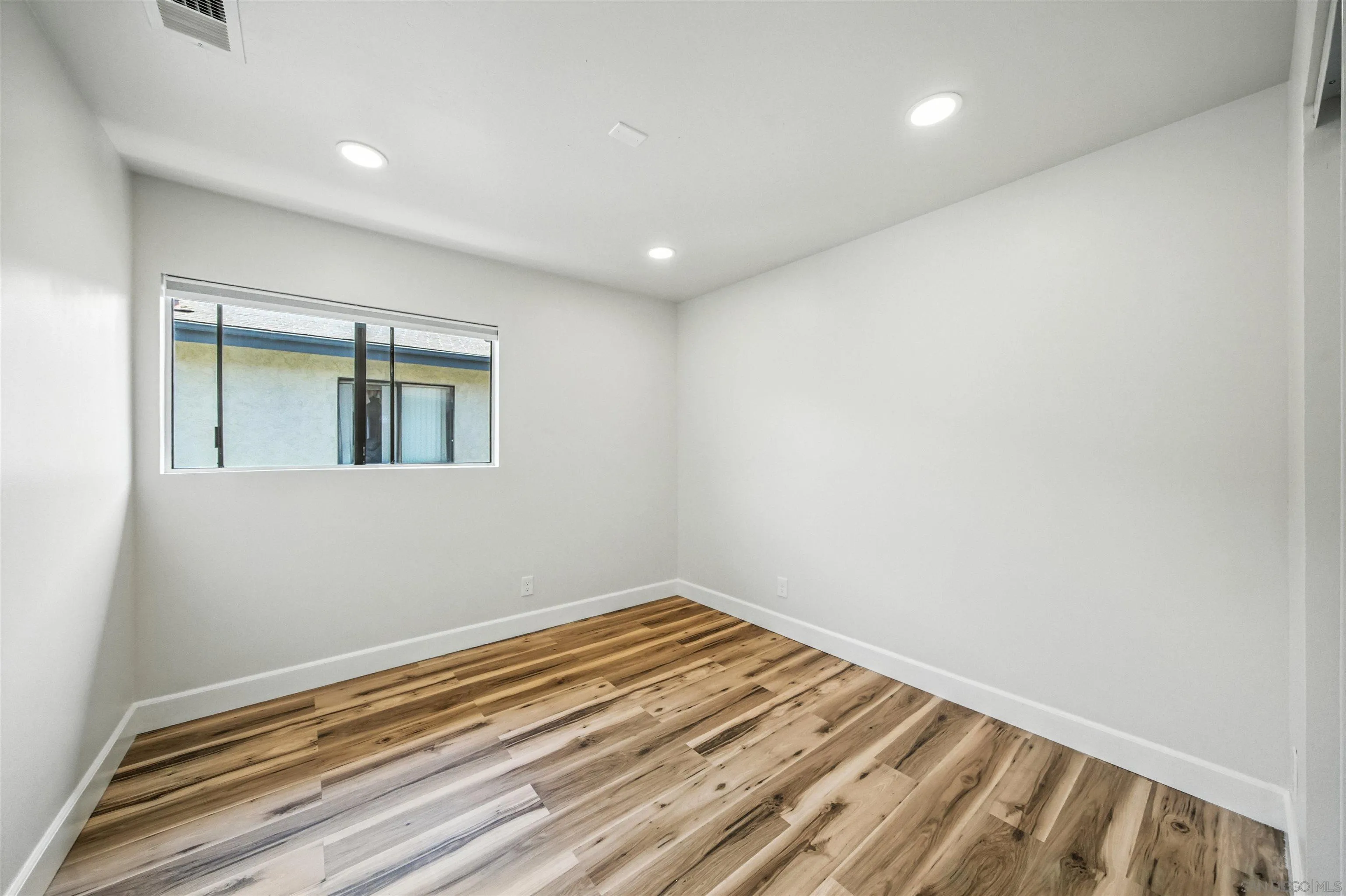 Photo #17: 250035771 Listing: Photo #17
