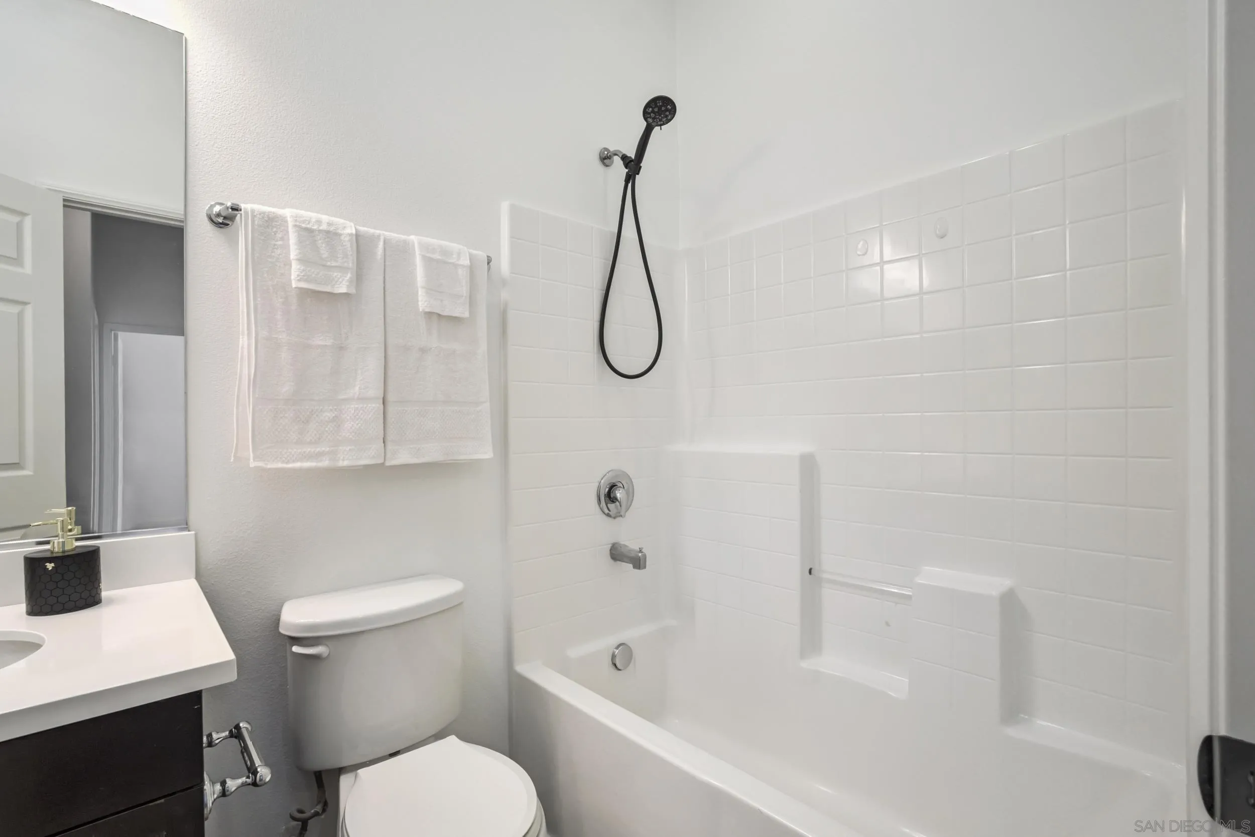 Photo #15: 250035778 Listing: Photo #15